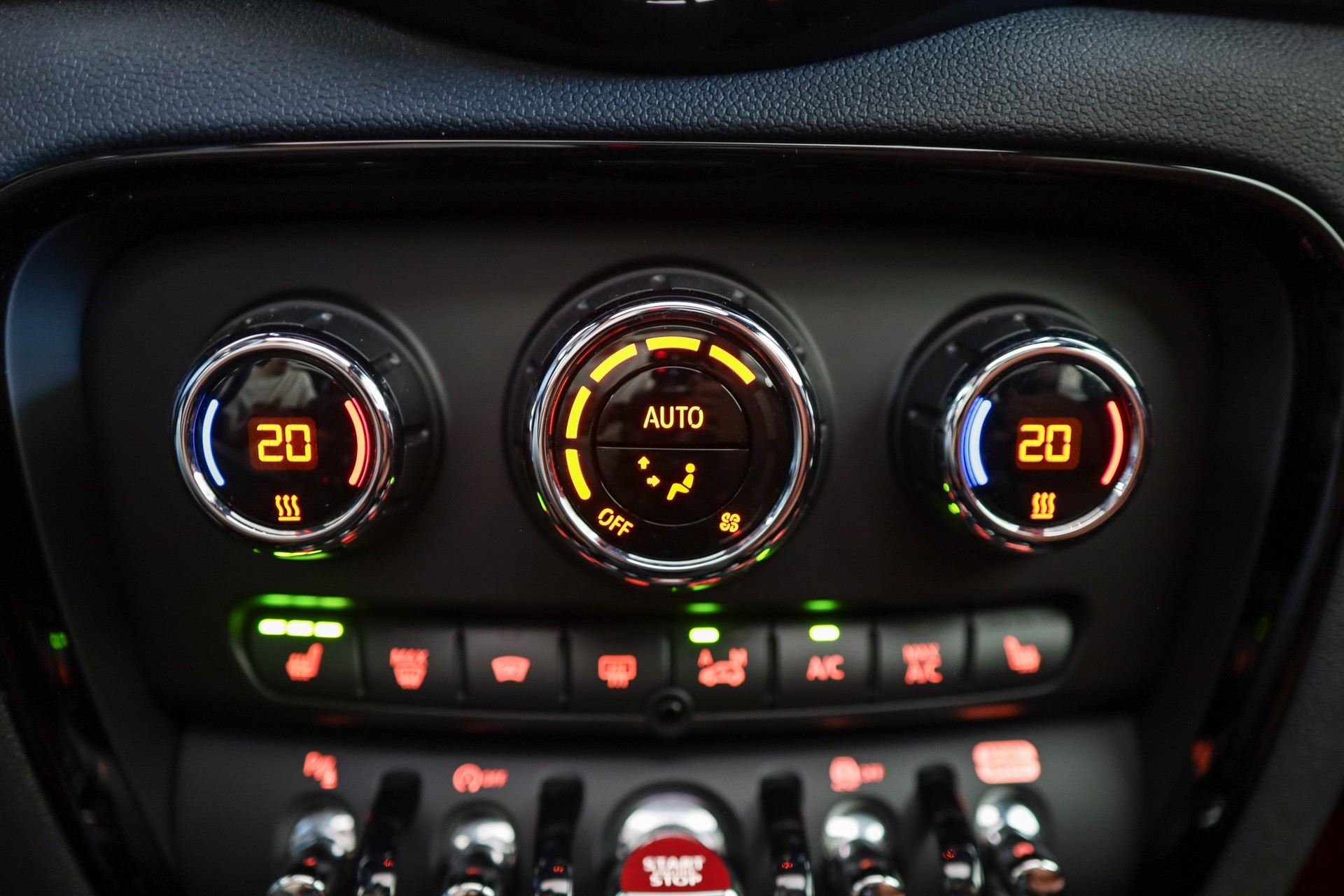 MINI Clubman Cooper John Cooper Works ALL4 Steptronic-image-17