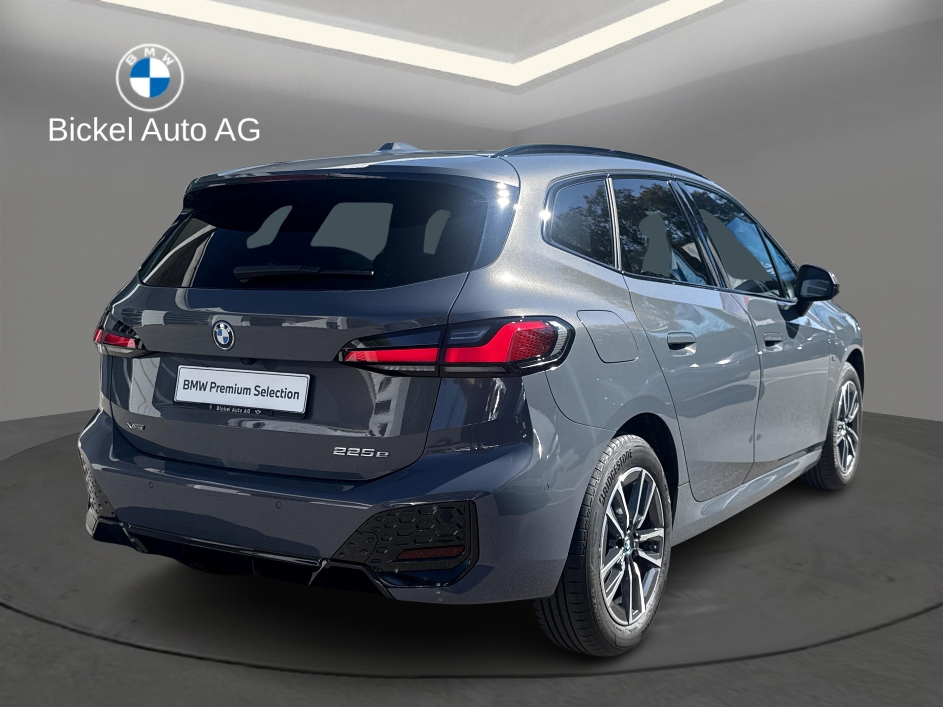 BMW 225e xDrive M Sport-showroom-element-2