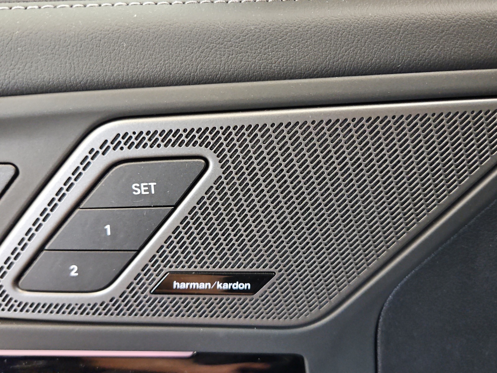 BMW X1 xDrive23i M Sport Pro 48V-image-17