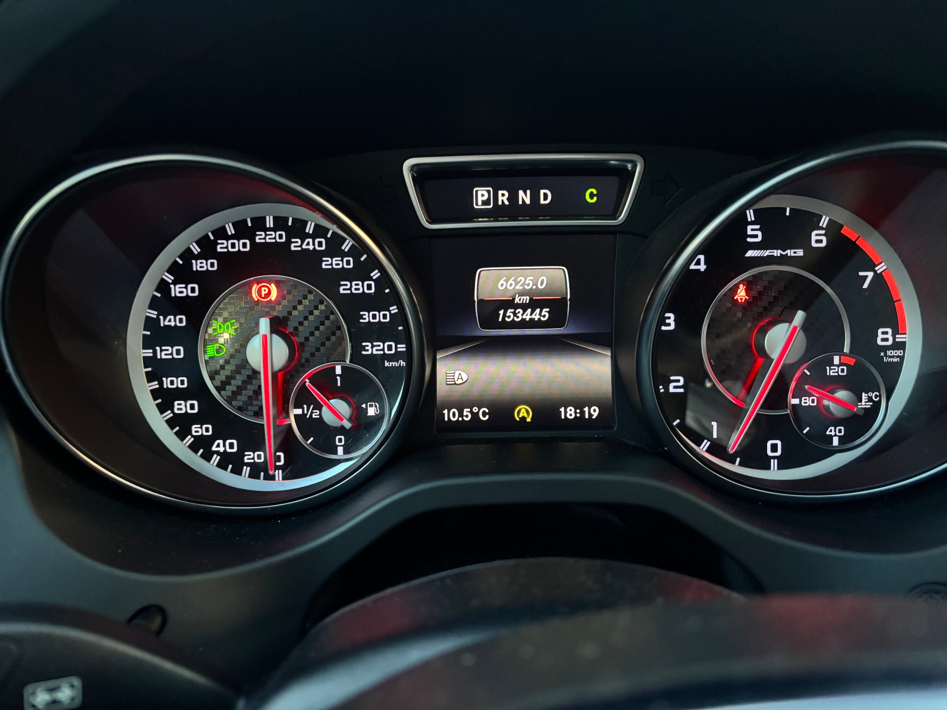 MERCEDES-BENZ CLA 45 AMG 4m-image-5
