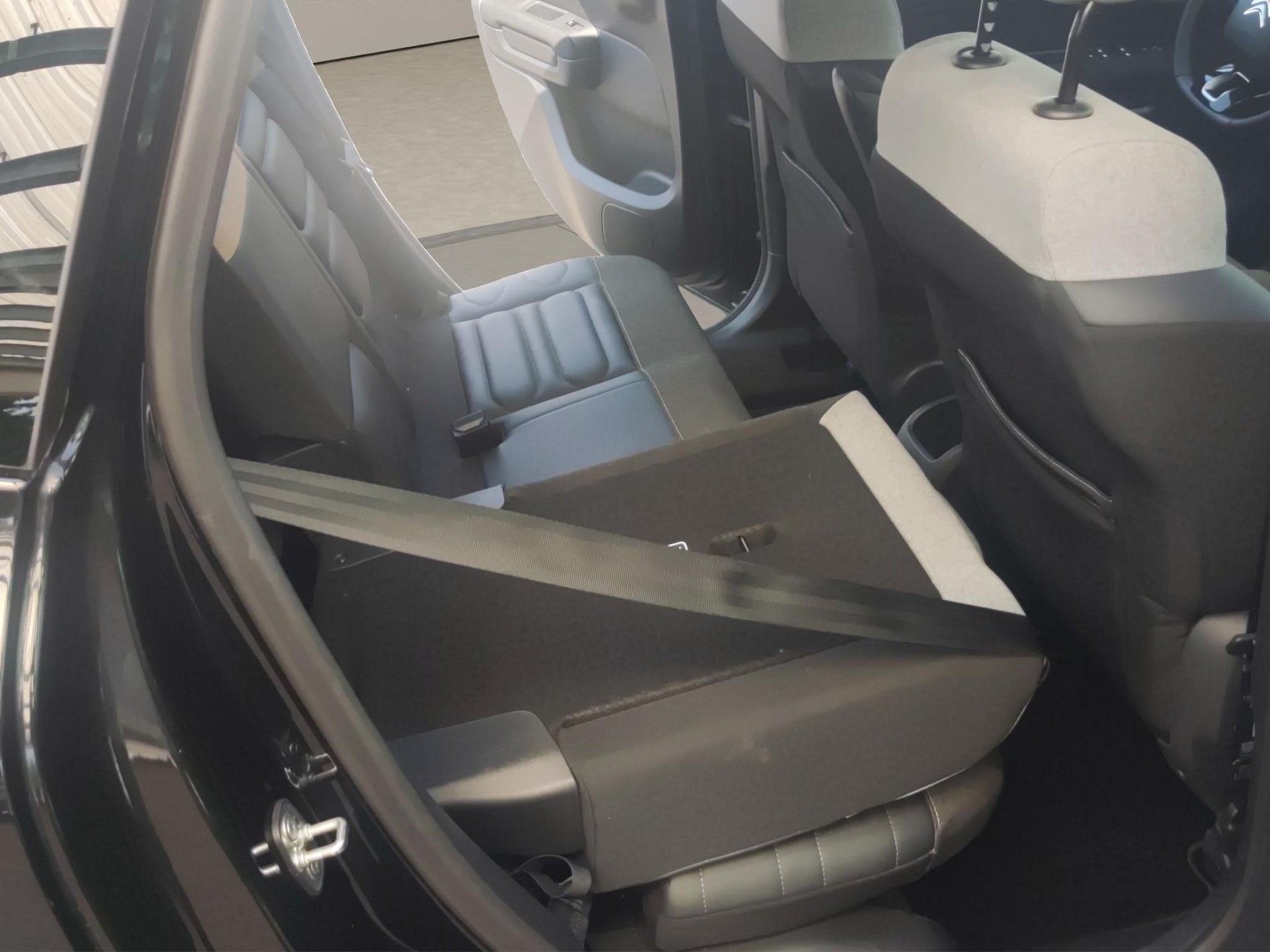 CITROEN C3 Aircross 1.2 PureTech 130 Swiss Edition-image-13