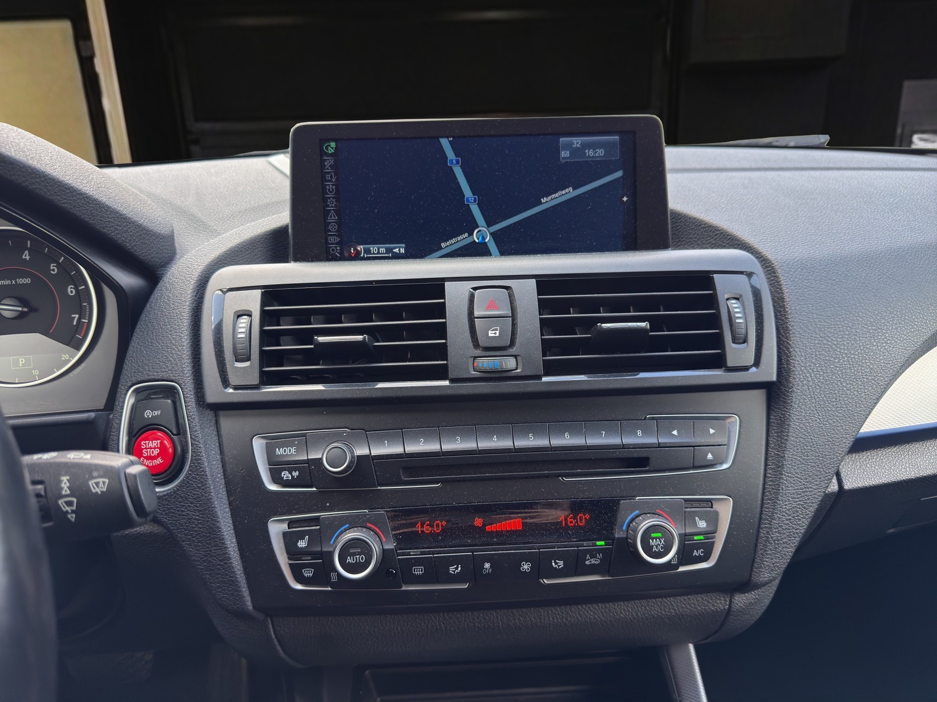 BMW M135i xDrive Steptronic-image-14