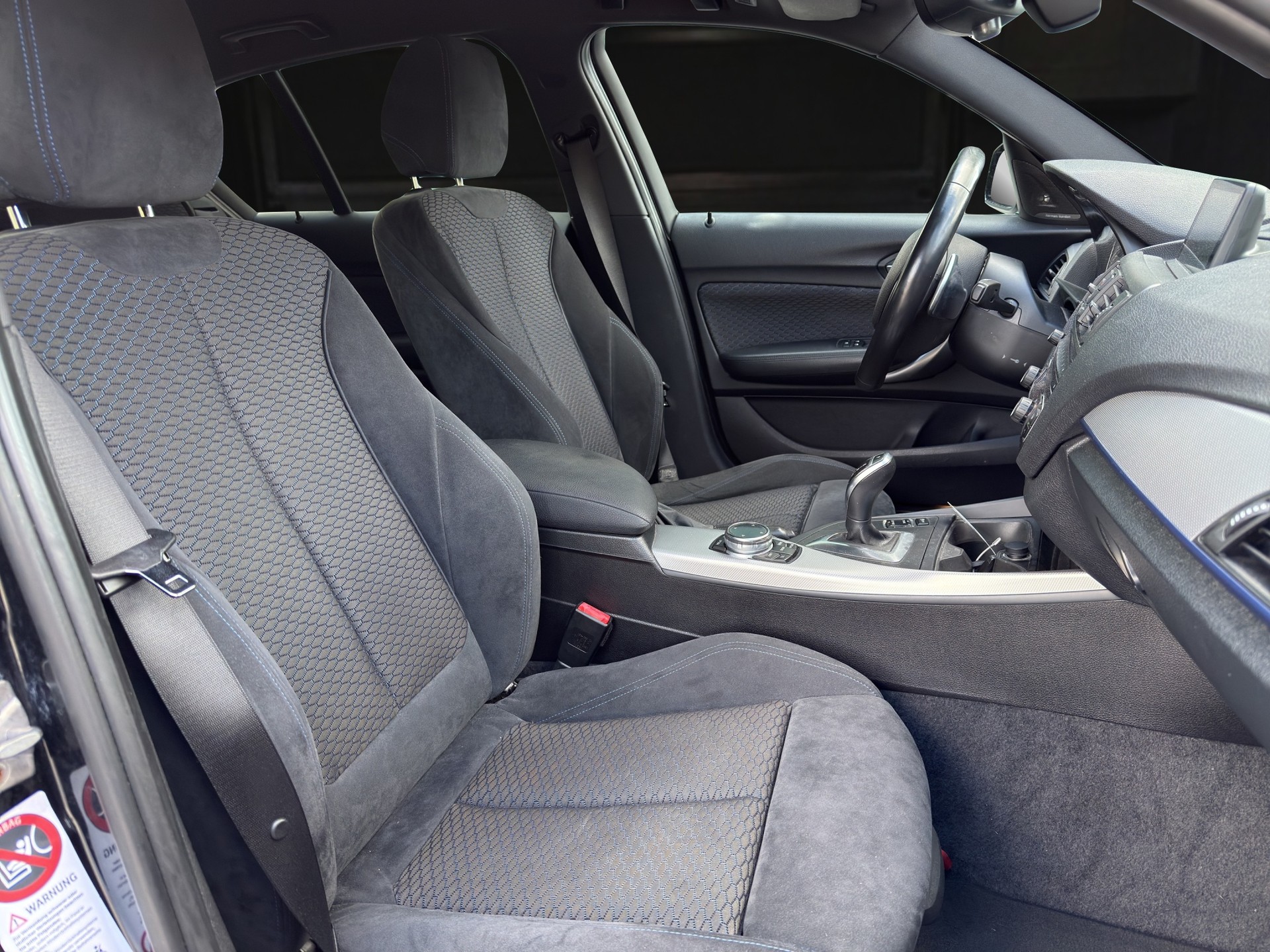 BMW M135i xDrive Steptronic-image-9