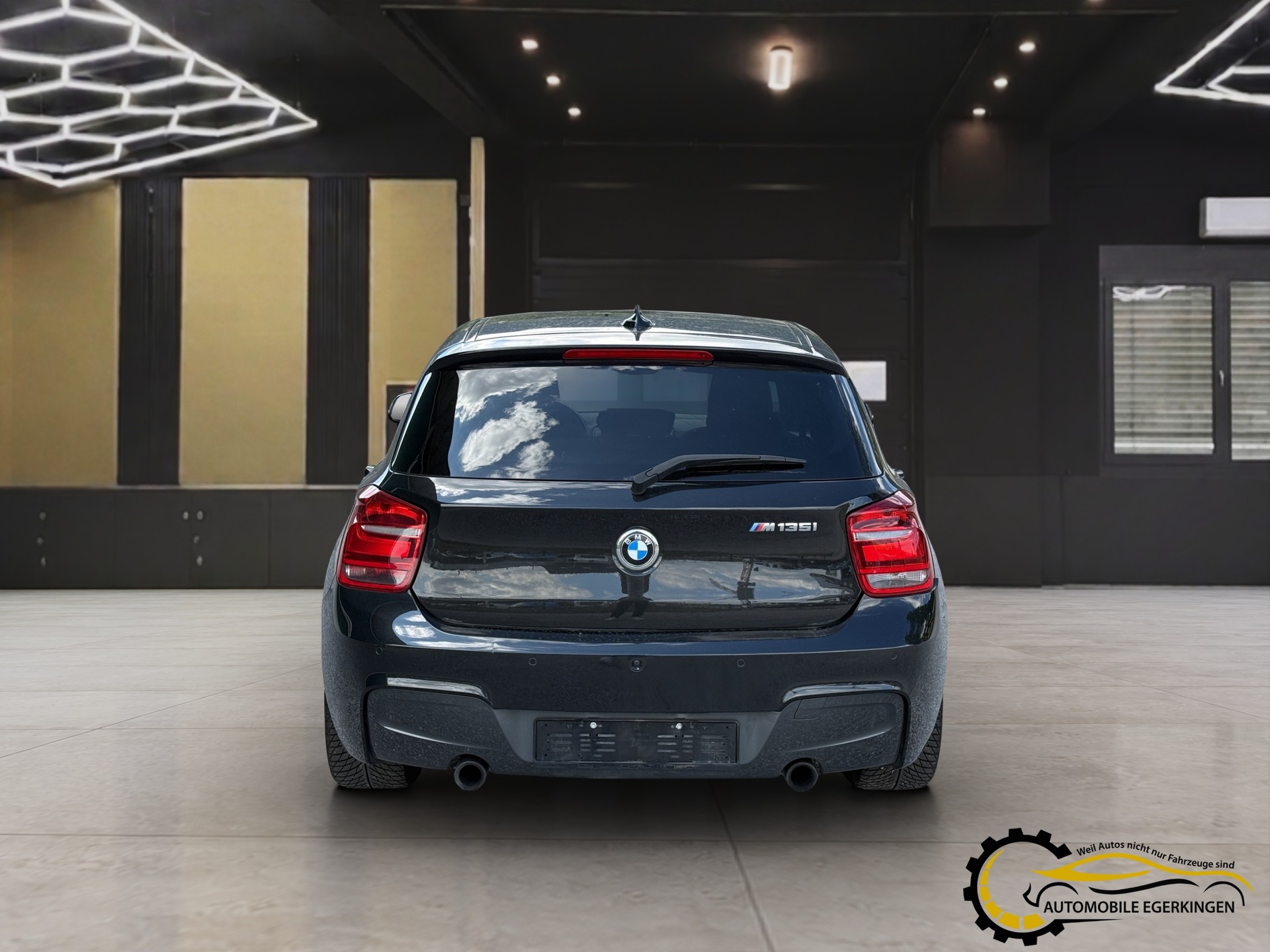 BMW M135i xDrive Steptronic-image-5