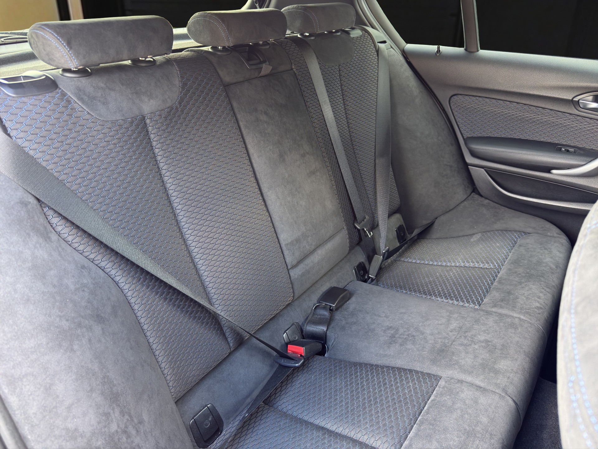 BMW M135i xDrive Steptronic-image-12