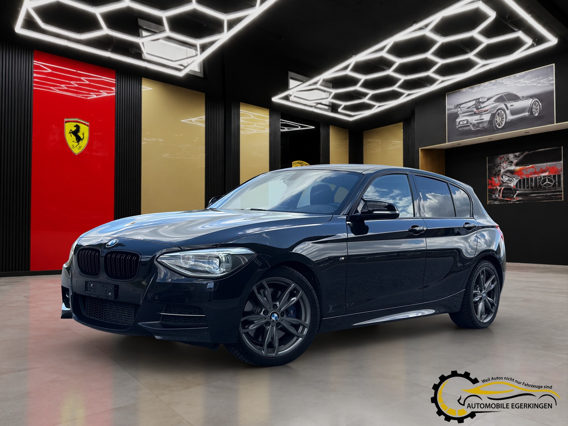 BMW M135i xDrive Steptronic-image-0