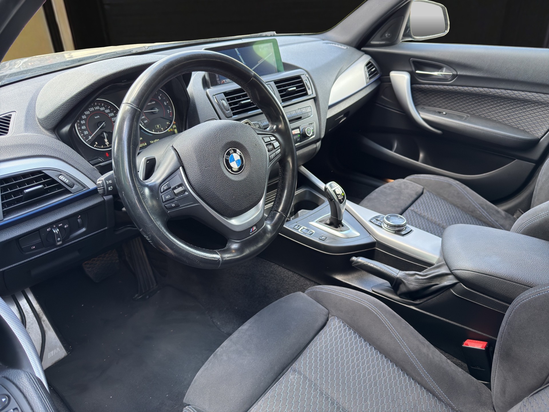 BMW M135i xDrive Steptronic-image-8