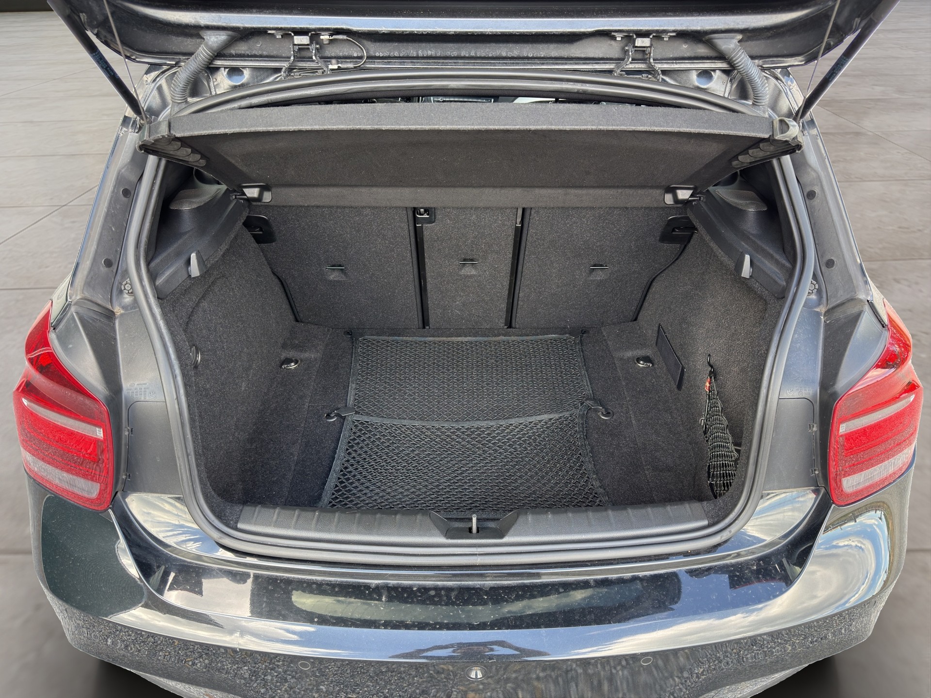 BMW M135i xDrive Steptronic-image-13