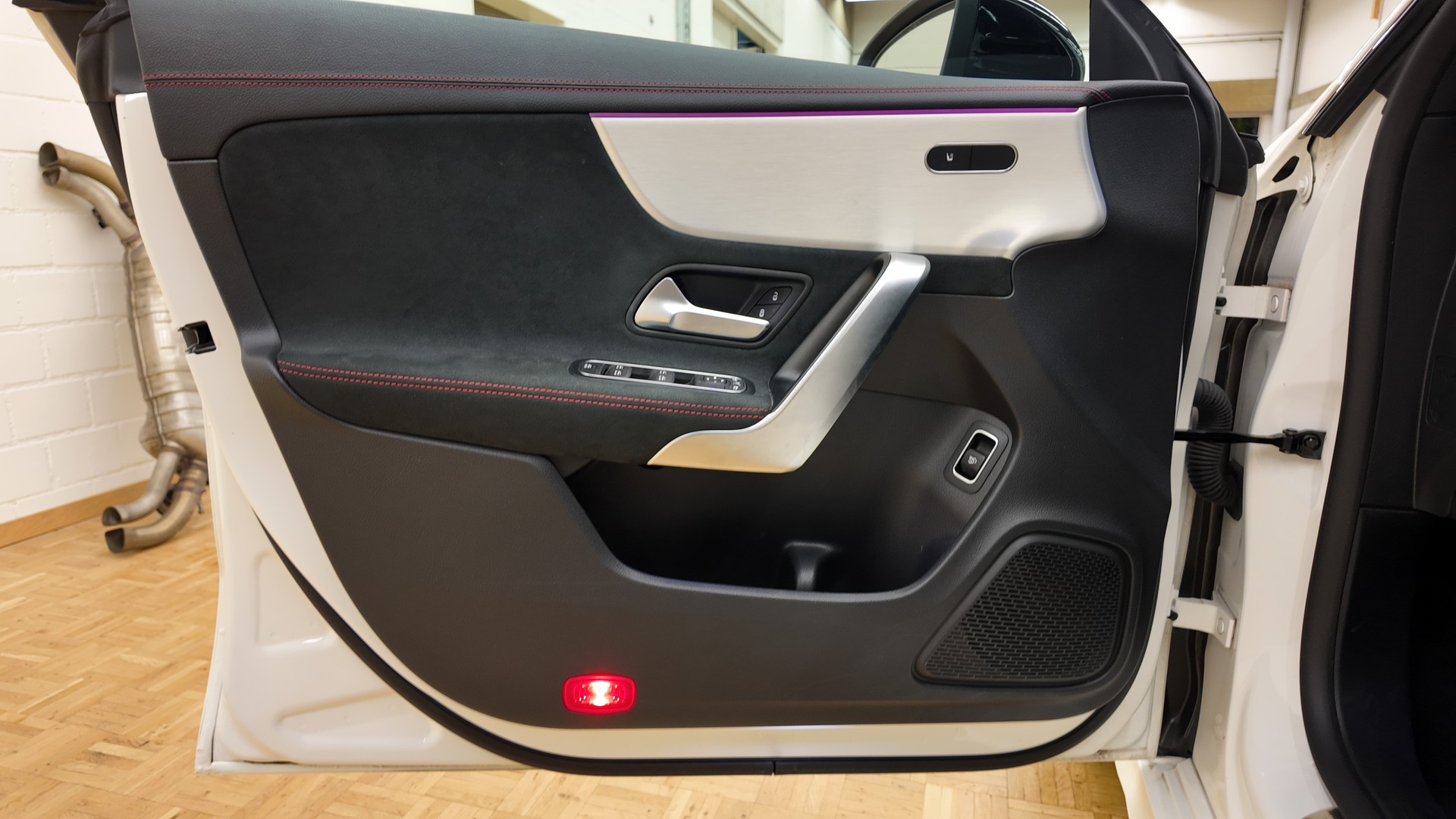 MERCEDES-BENZ CLA 200 AMG Line 7G-DCT-image-14