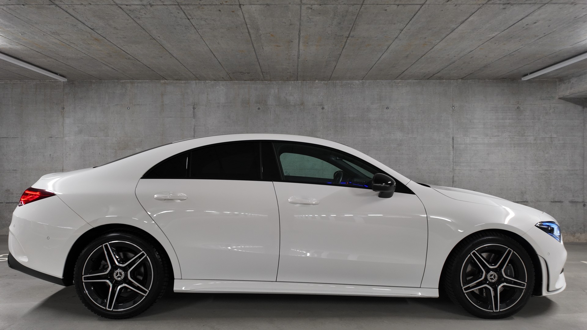 MERCEDES-BENZ CLA 200 AMG Line 7G-DCT-showroom-element-3