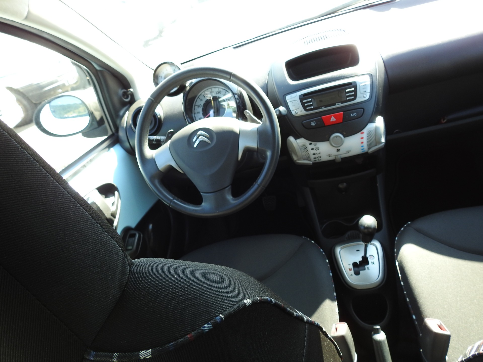 CITROEN C1 1.0i Séduction EGS-image-18