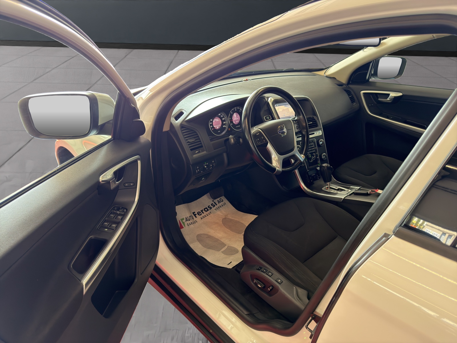 VOLVO XC60 D3 AWD Kinetic Geartronic-image-24