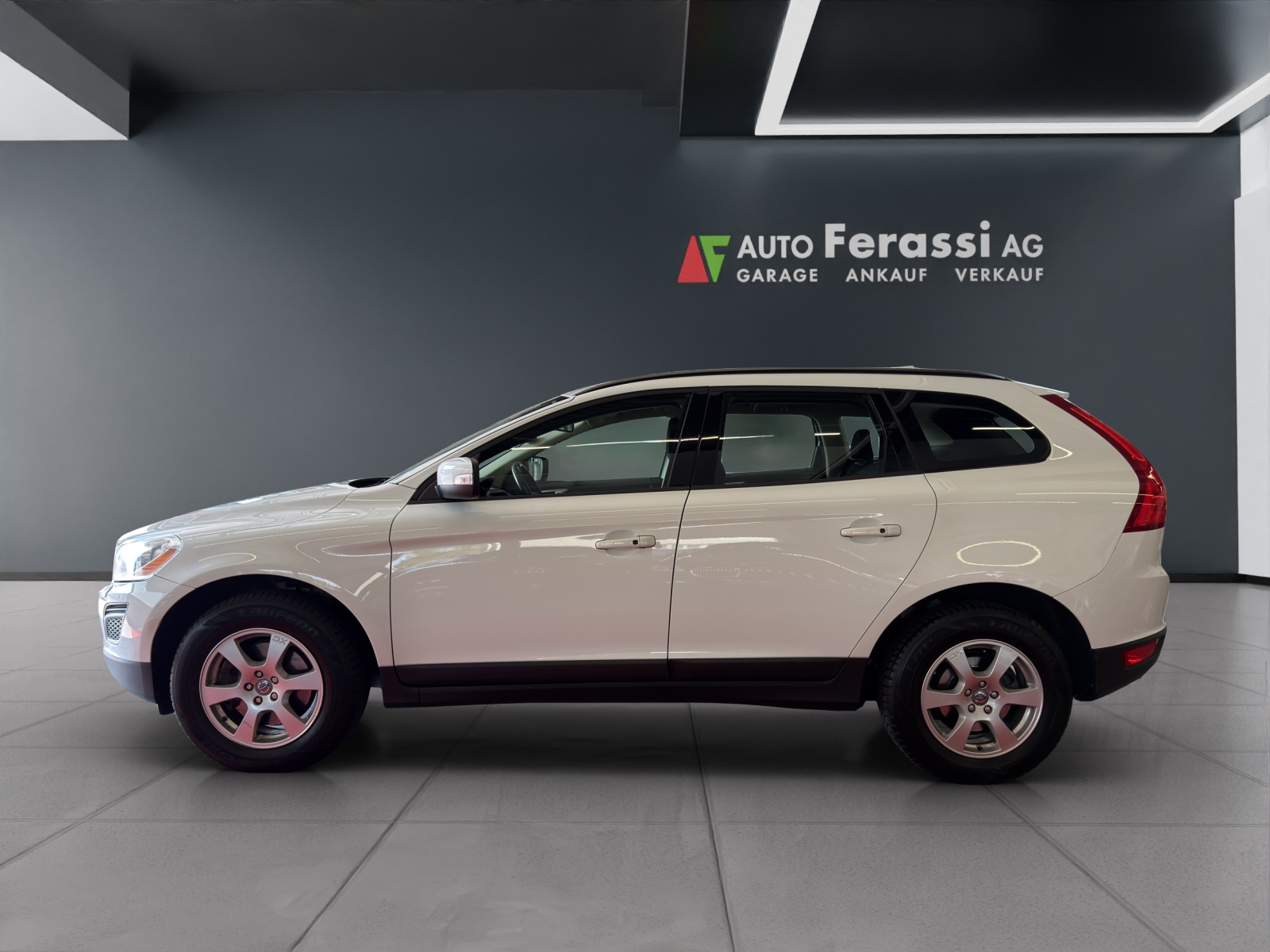 VOLVO XC60 D3 AWD Kinetic Geartronic-image-1