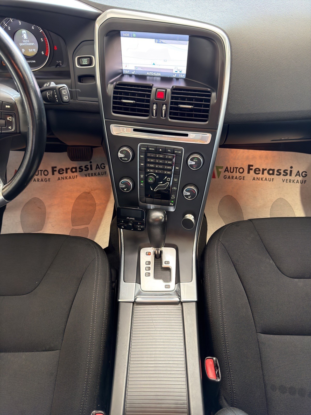 VOLVO XC60 D3 AWD Kinetic Geartronic-image-13