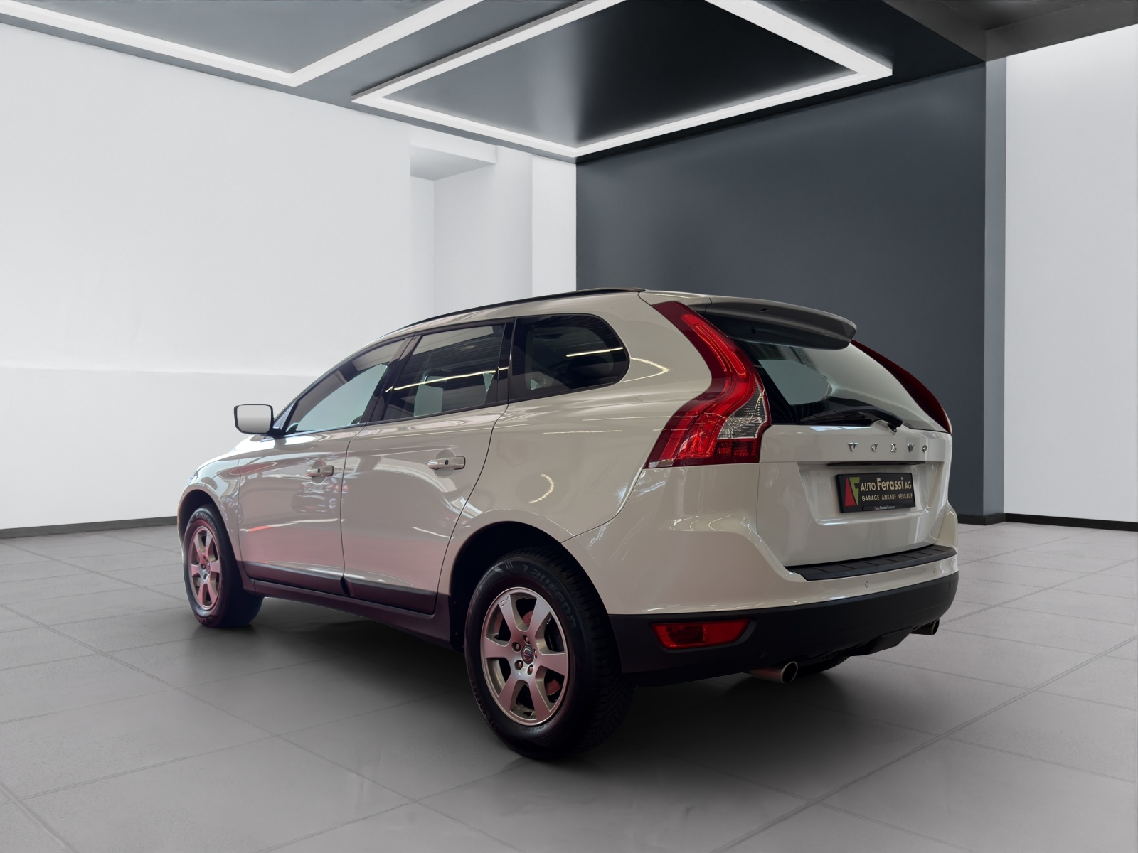 VOLVO XC60 D3 AWD Kinetic Geartronic-image-3