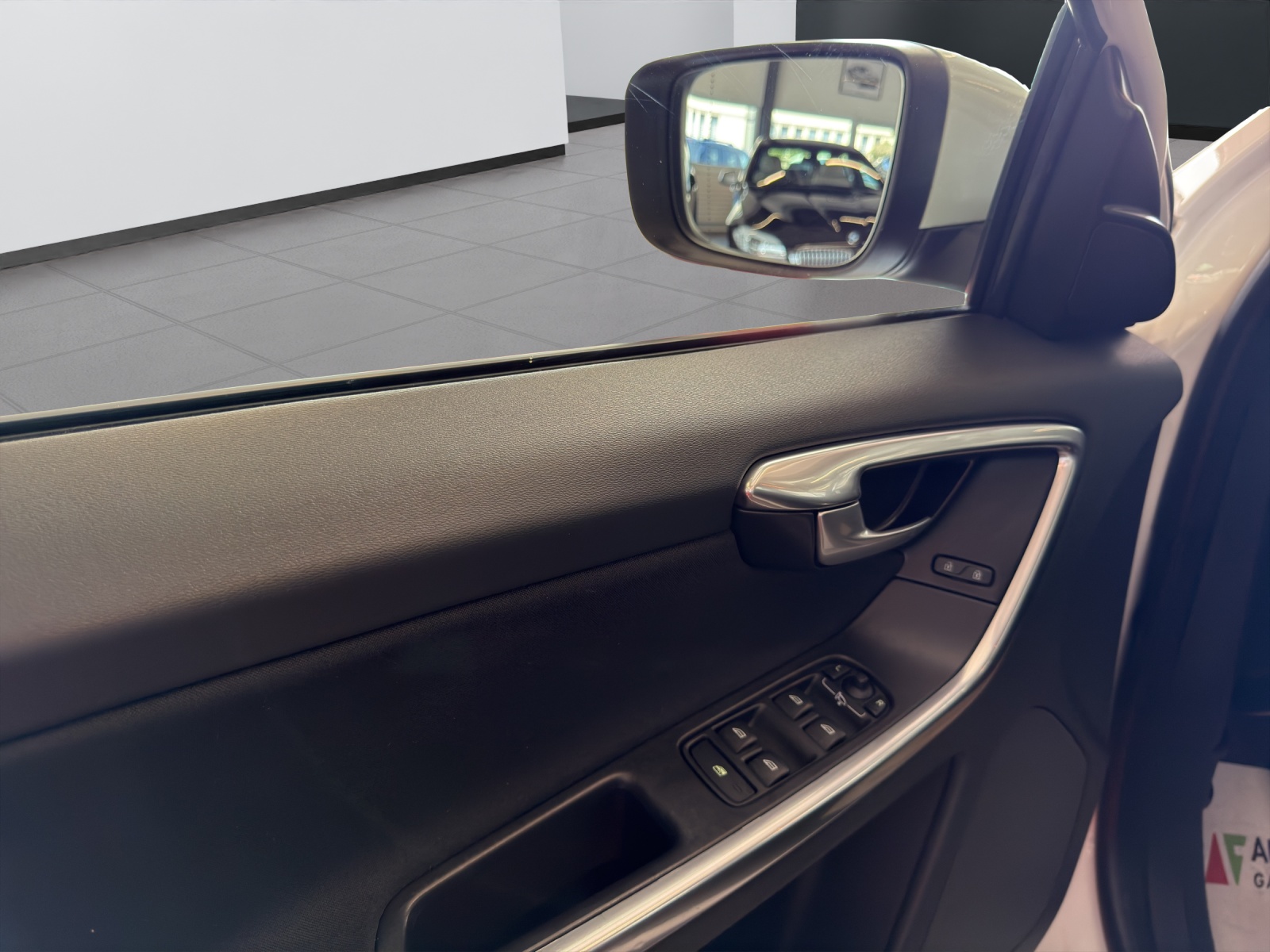 VOLVO XC60 D3 AWD Kinetic Geartronic-image-20