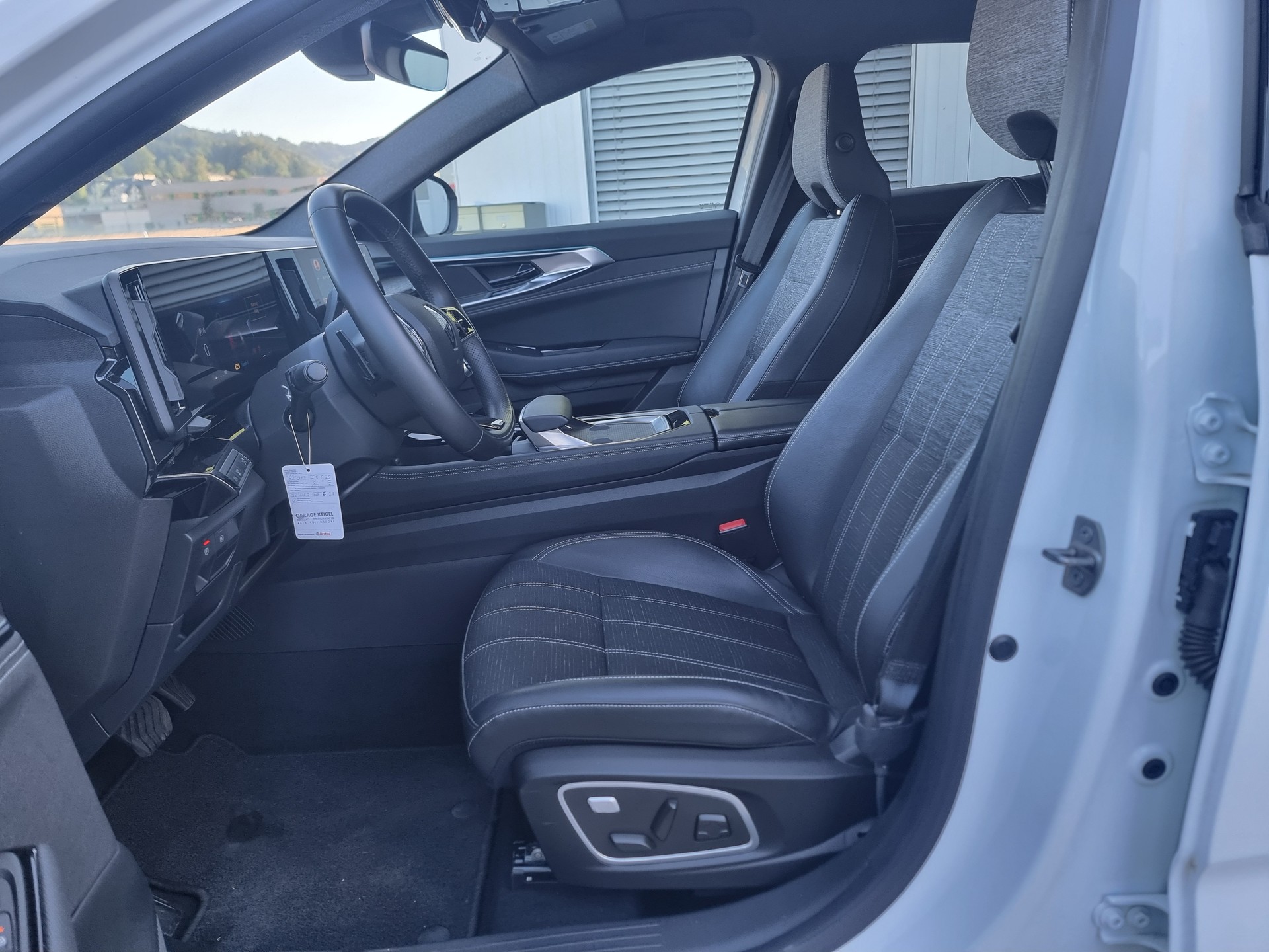 RENAULT Austral 1.3 MHEV 160 Techno A-image-6