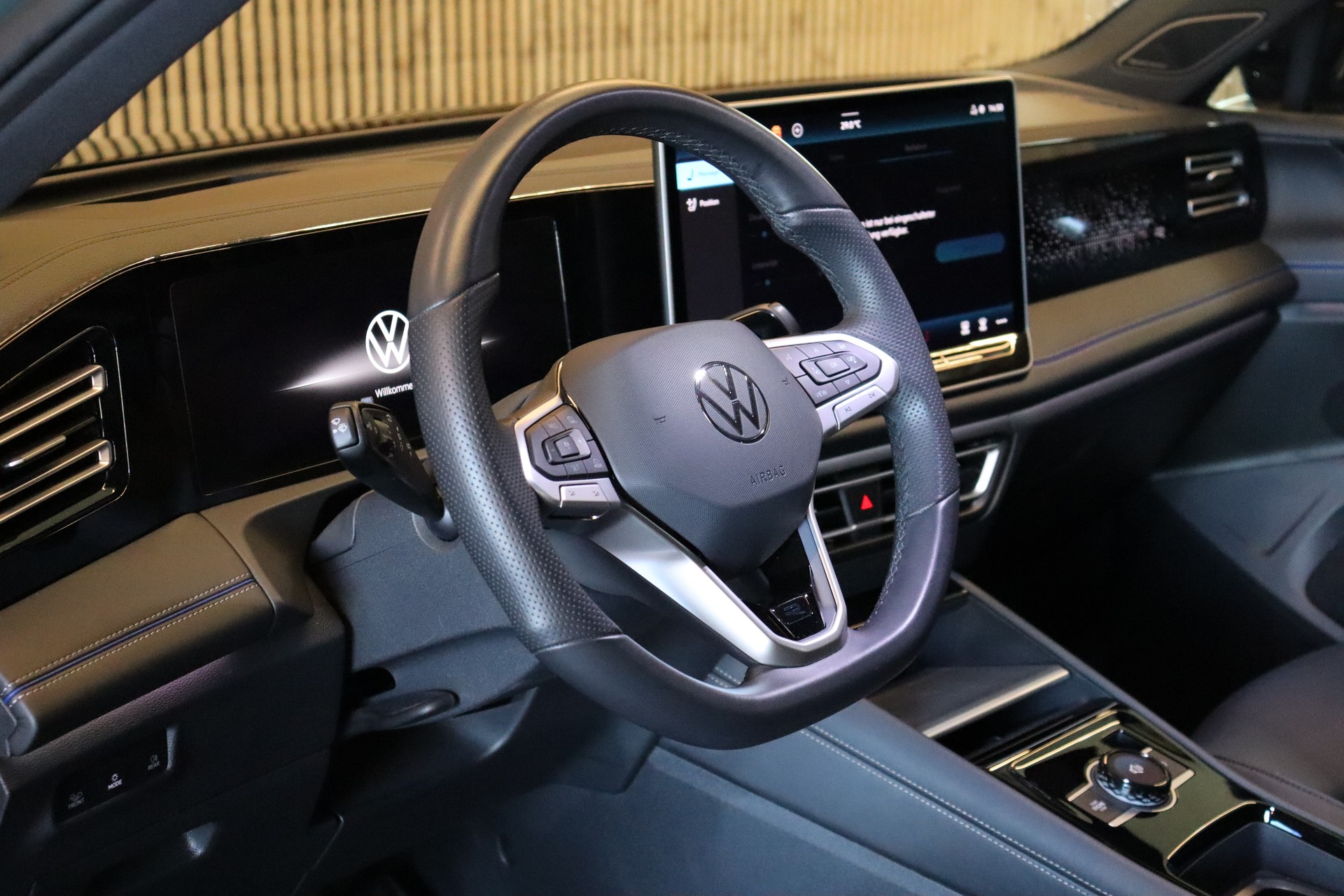 VW Tiguan 2.0 TDI SCR R-Line DSG 4motion-image-11