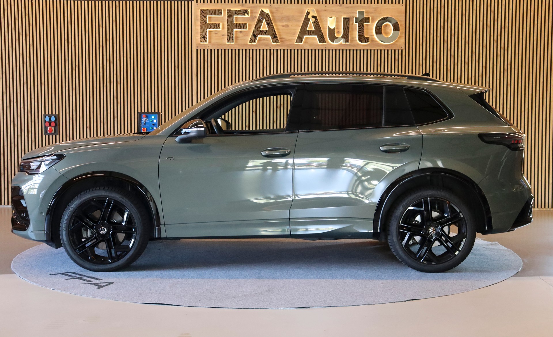 VW Tiguan 2.0 TDI SCR R-Line DSG 4motion-image-10