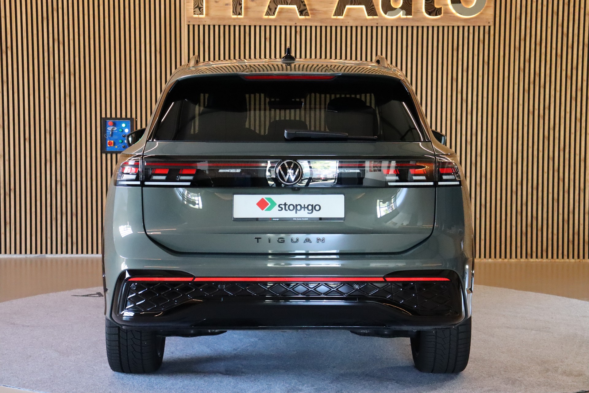 VW Tiguan 2.0 TDI SCR R-Line DSG 4motion-image-8