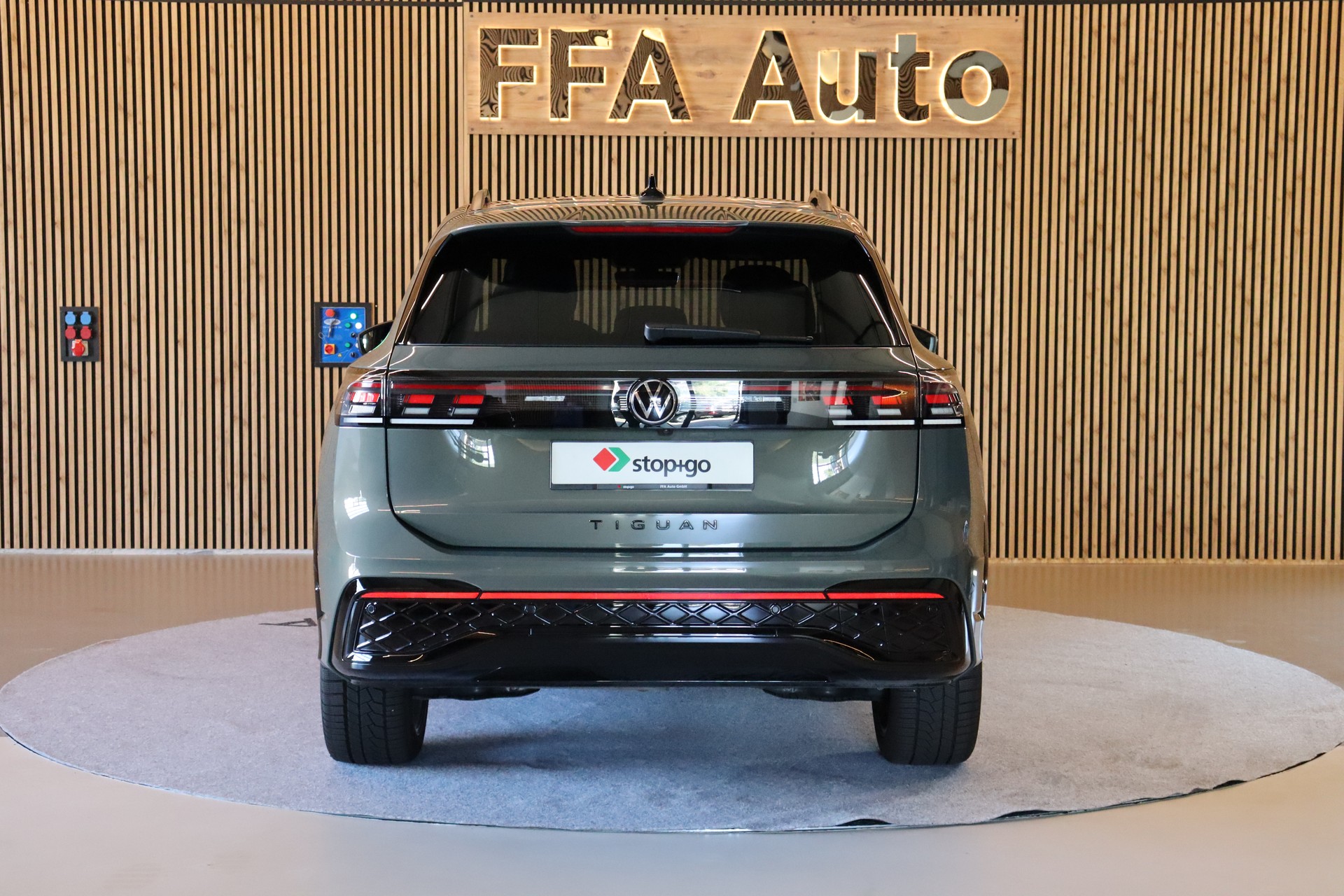 VW Tiguan 2.0 TDI SCR R-Line DSG 4motion-image-7