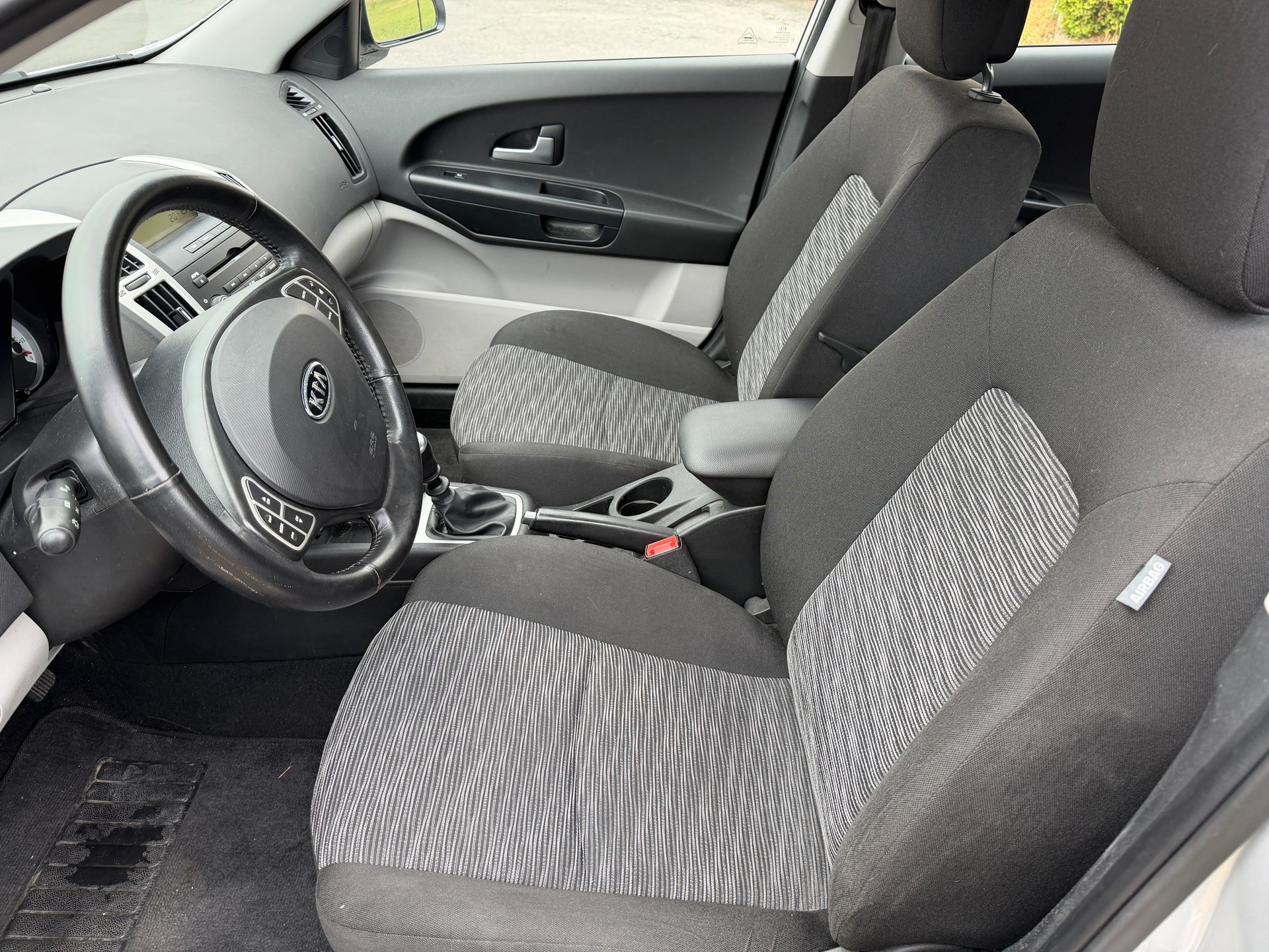 KIA Cee'd 1.6 16V Trend-image-4