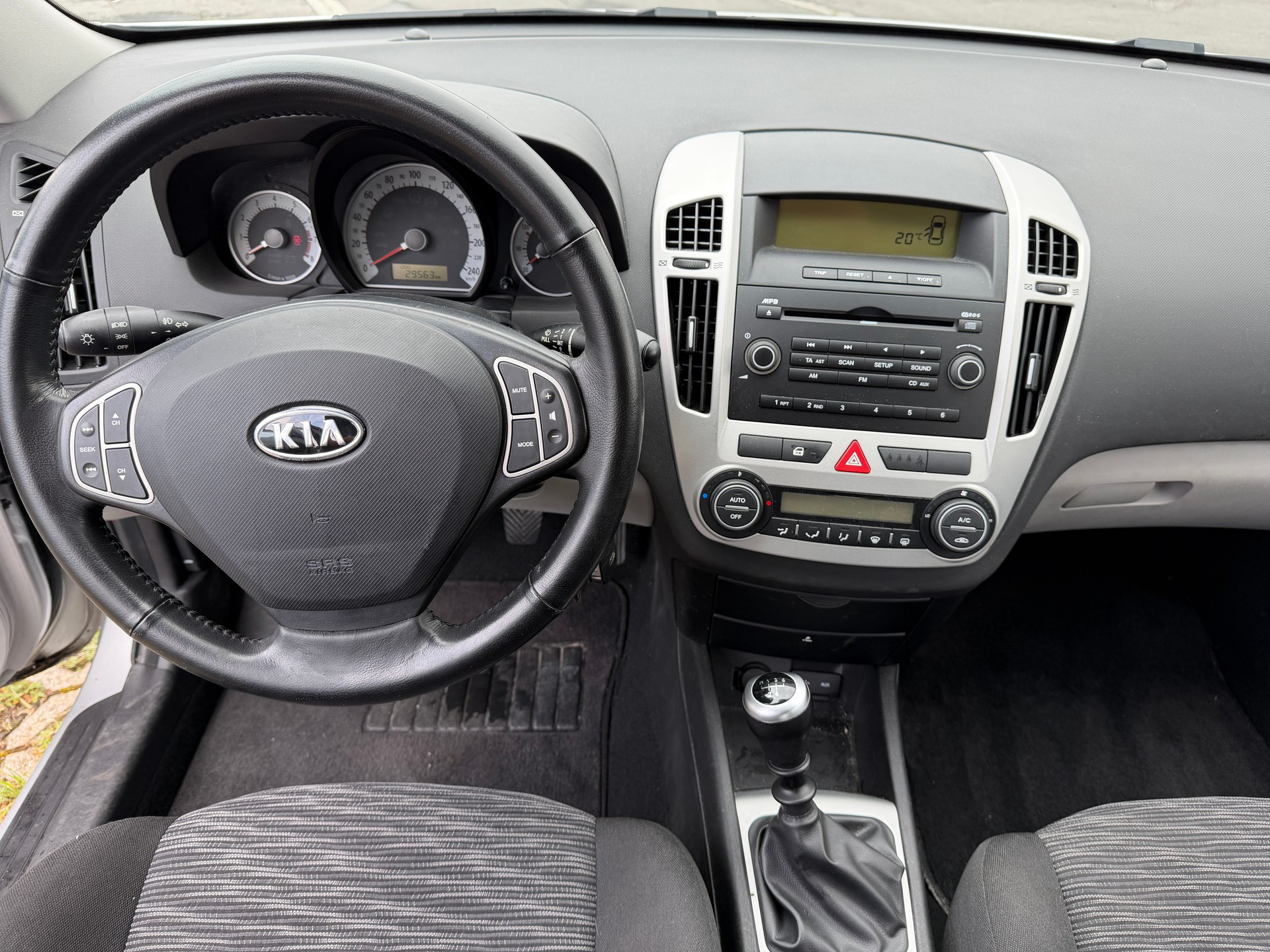 KIA Cee'd 1.6 16V Trend-image-7