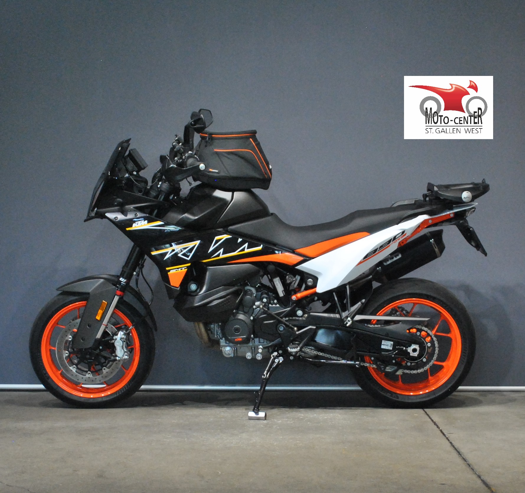 KTM 890 SMT-showroom-element-2