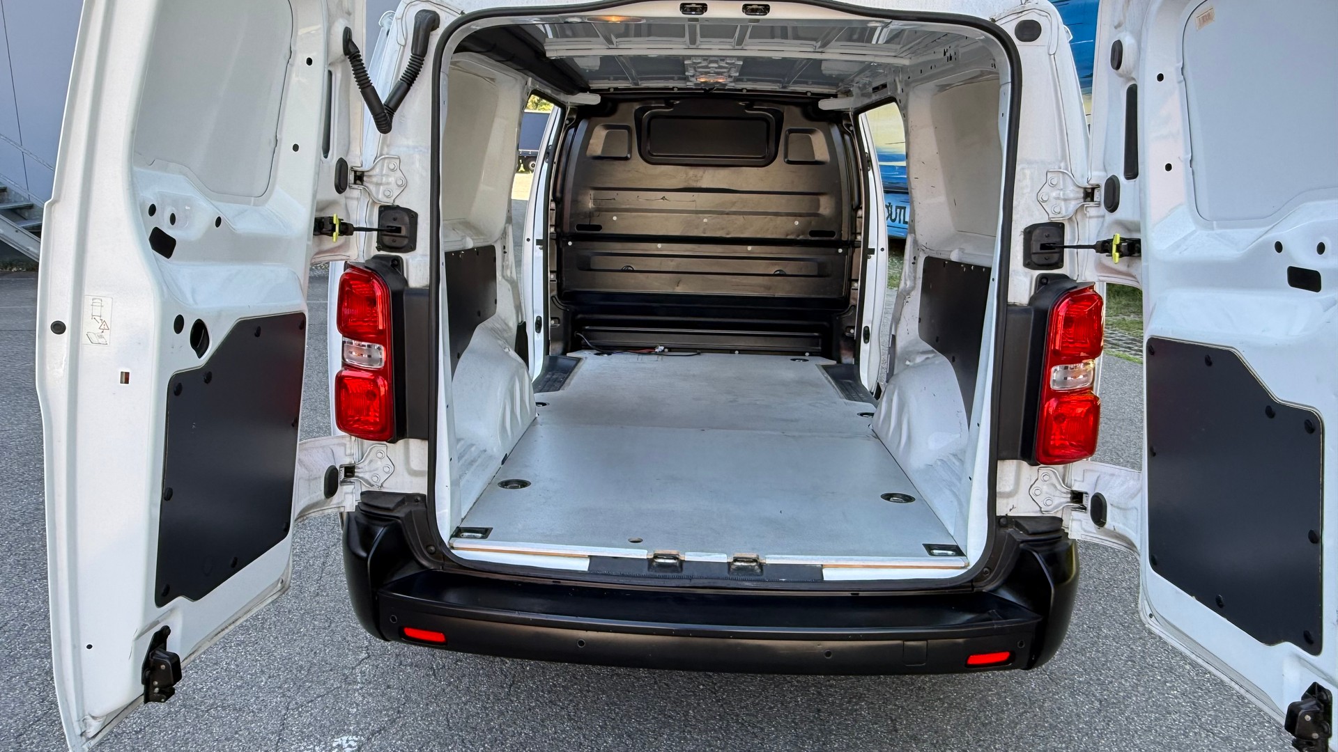 CITROEN Jumpy 2.0 BlueHDi 120 XL Club-image-6