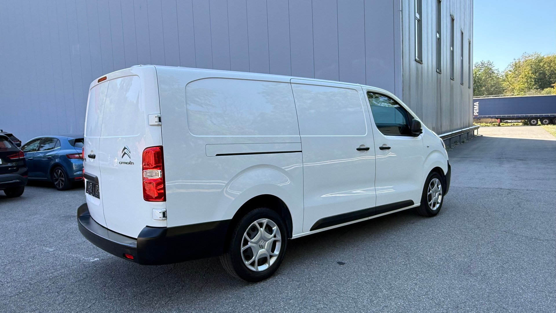 CITROEN Jumpy 2.0 BlueHDi 120 XL Club-image-4