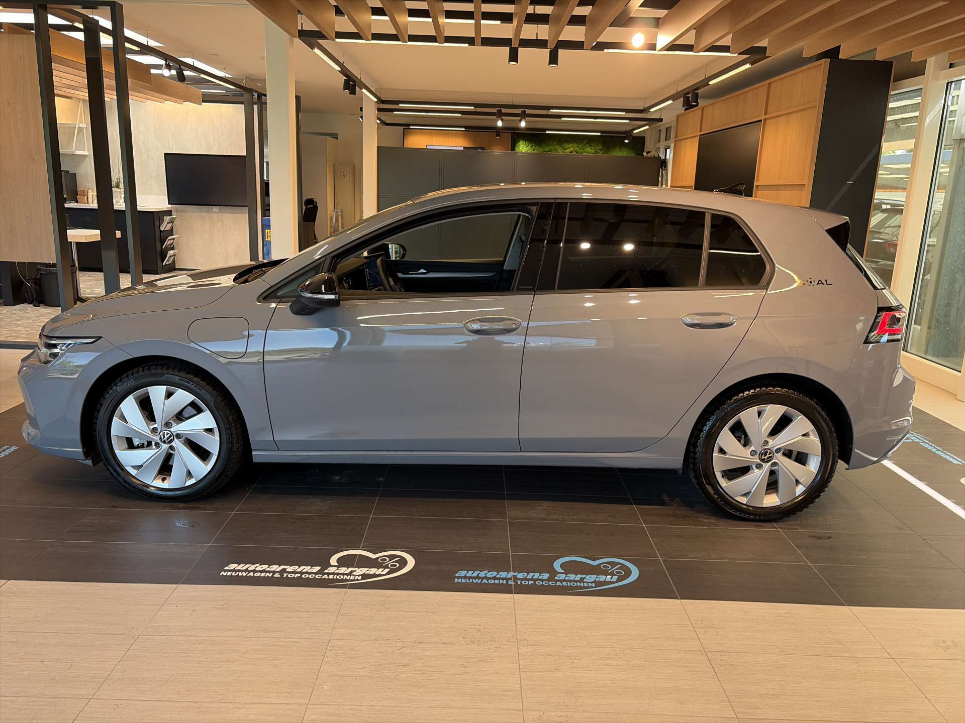 VW Golf 1.5 TSi PHEV GOAL DSG-Automat-image-11