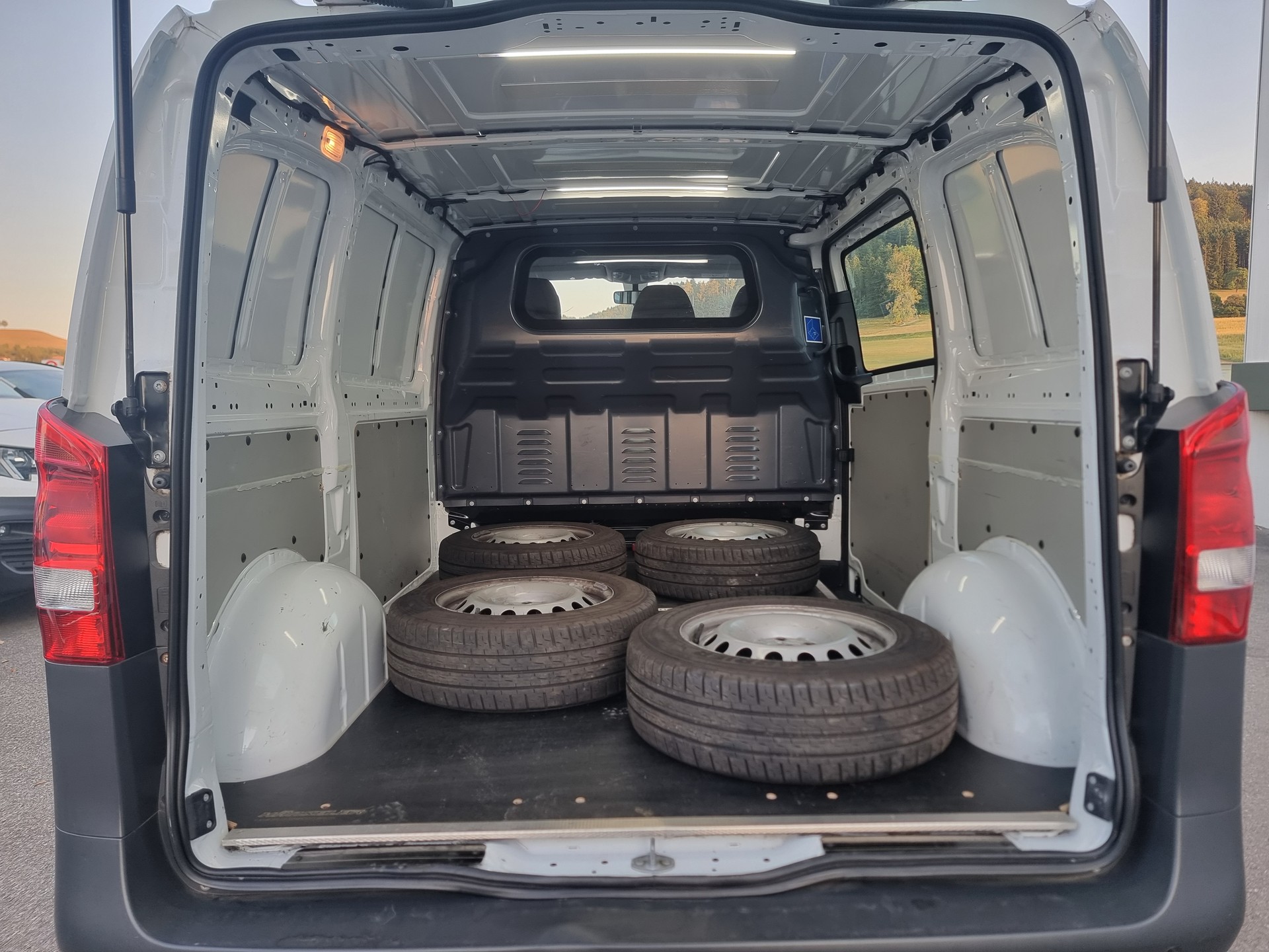 MERCEDES-BENZ Vito 114 CDI 7G-Tronic-image-12