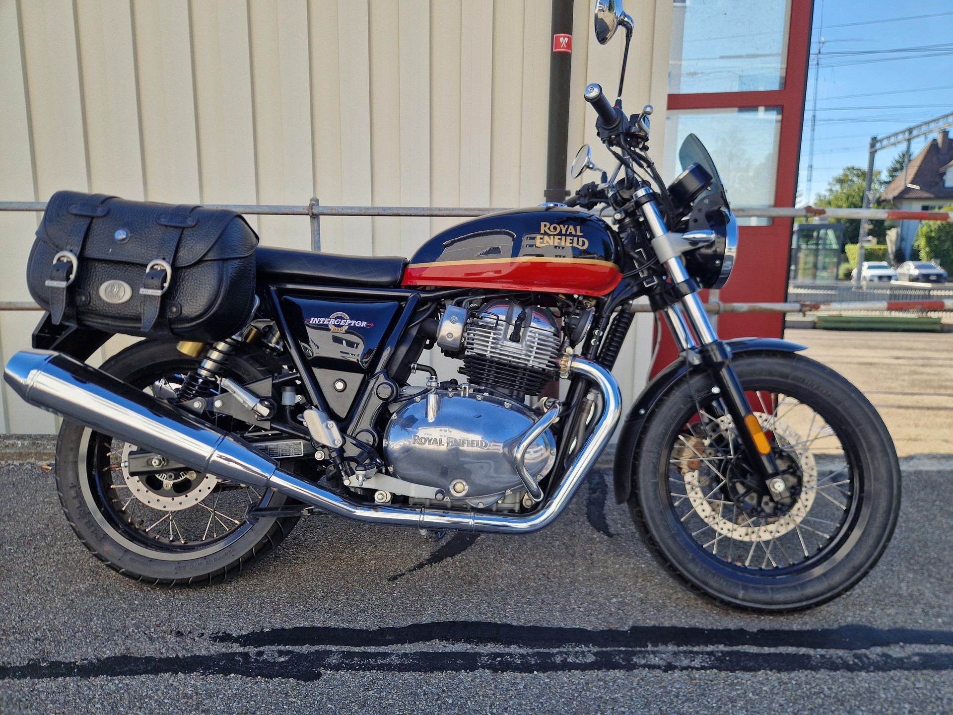 ROYAL ENFIELD Interceptor 650 Standard