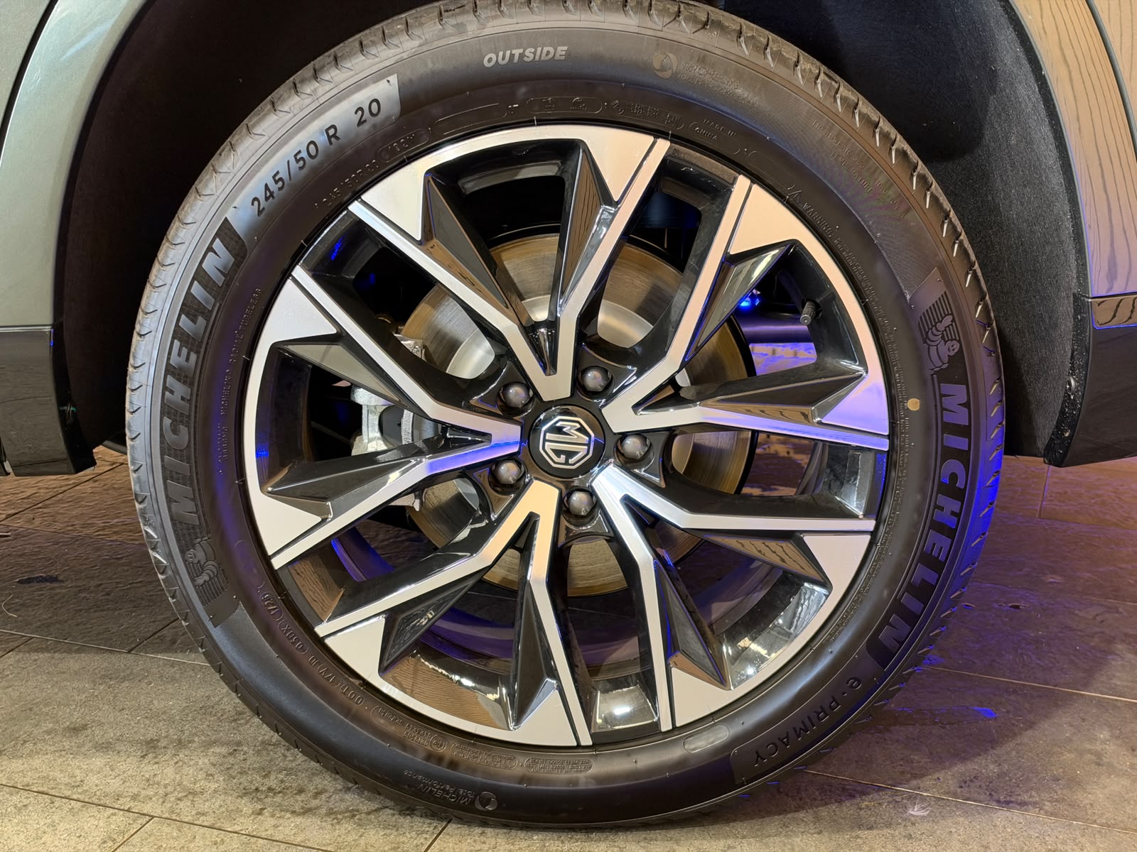 MG S9 1.5 TGDI PHEV Premium / Gloucester Grün Sofort Lieferbar-image-9