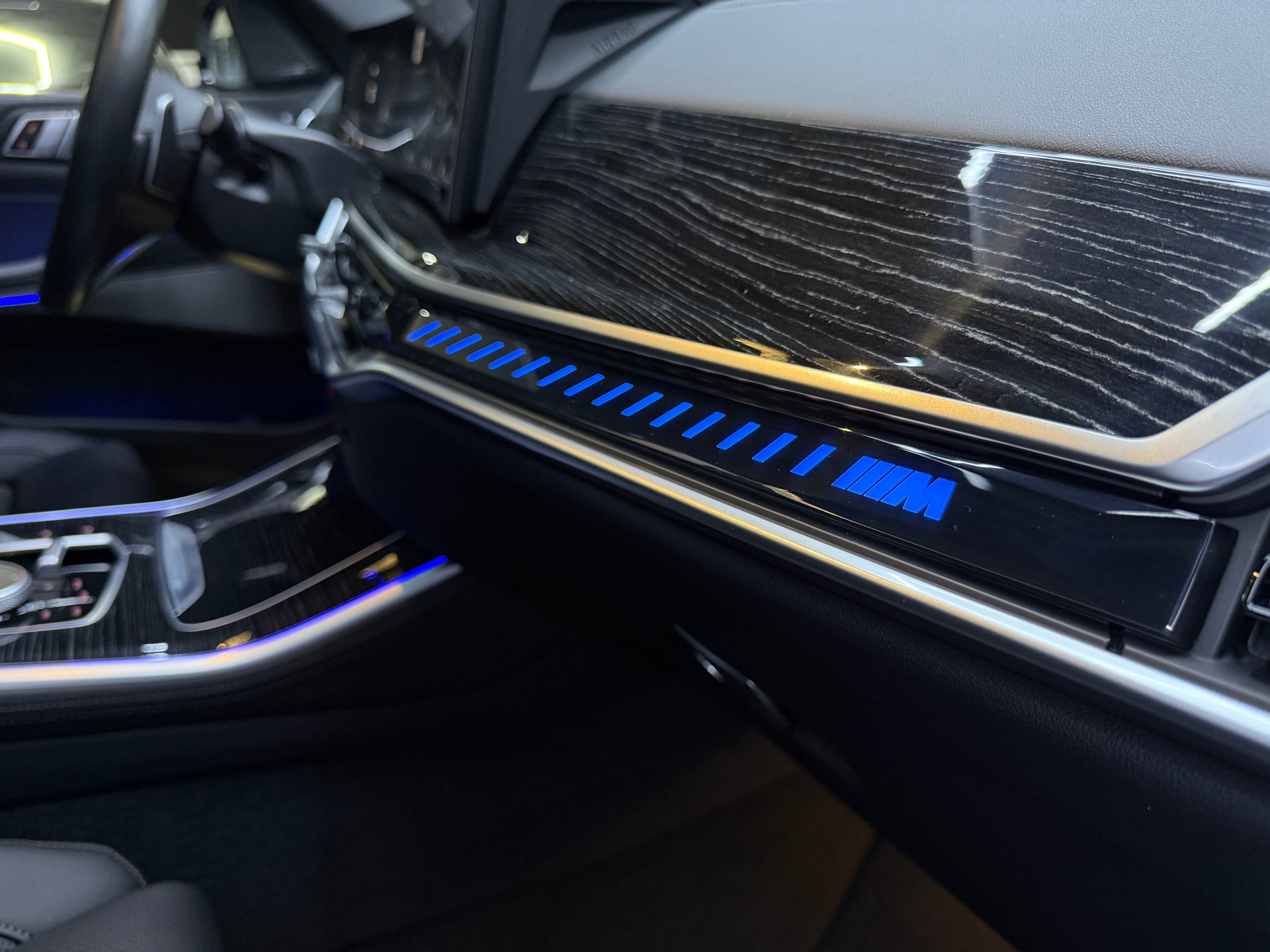 BMW X5 xDrive 48V M60i M Sport Pro Steptronic-image-30