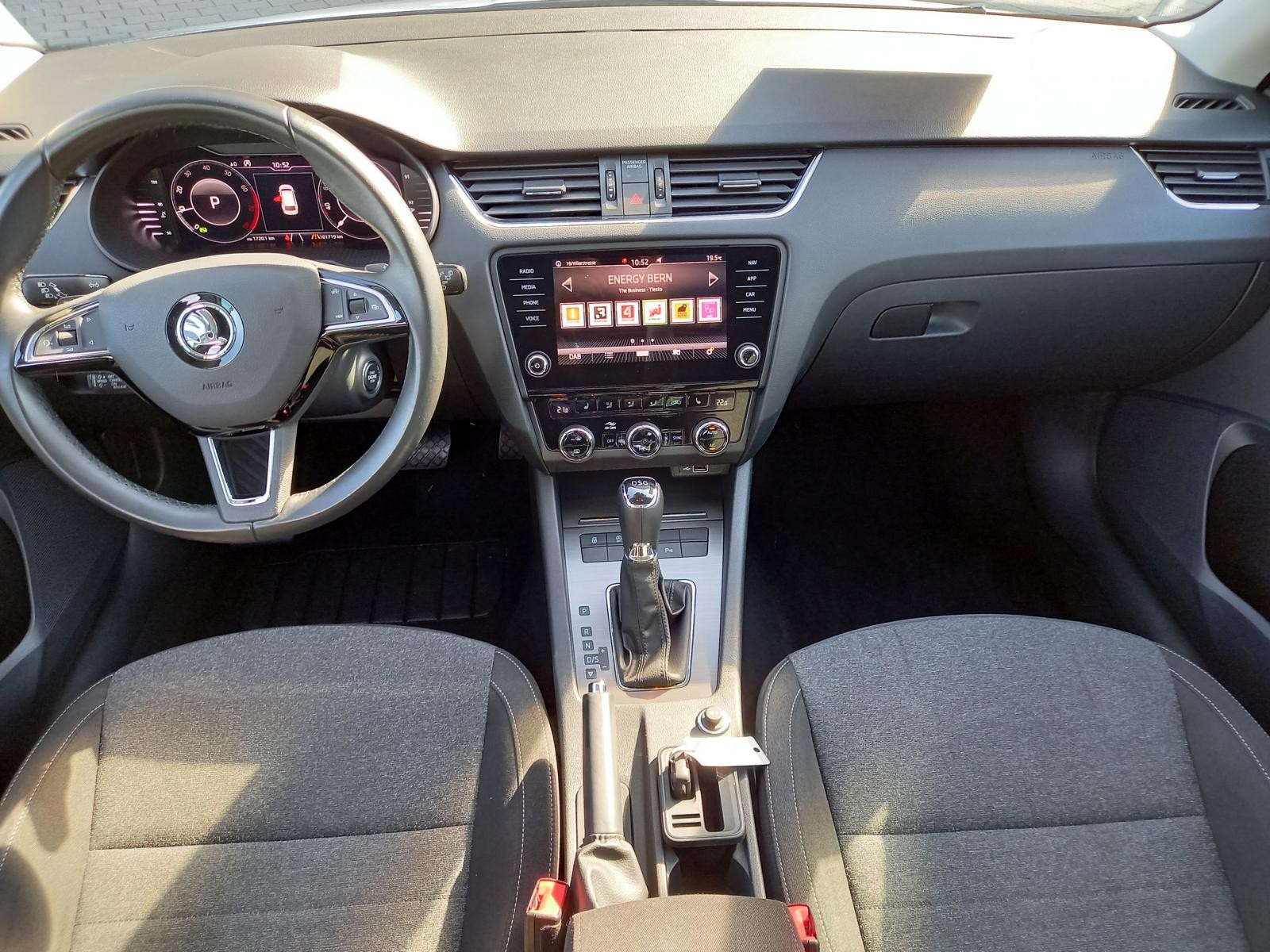 SKODA Octavia Combi 1.5 TSI Soleil DSG-image-5
