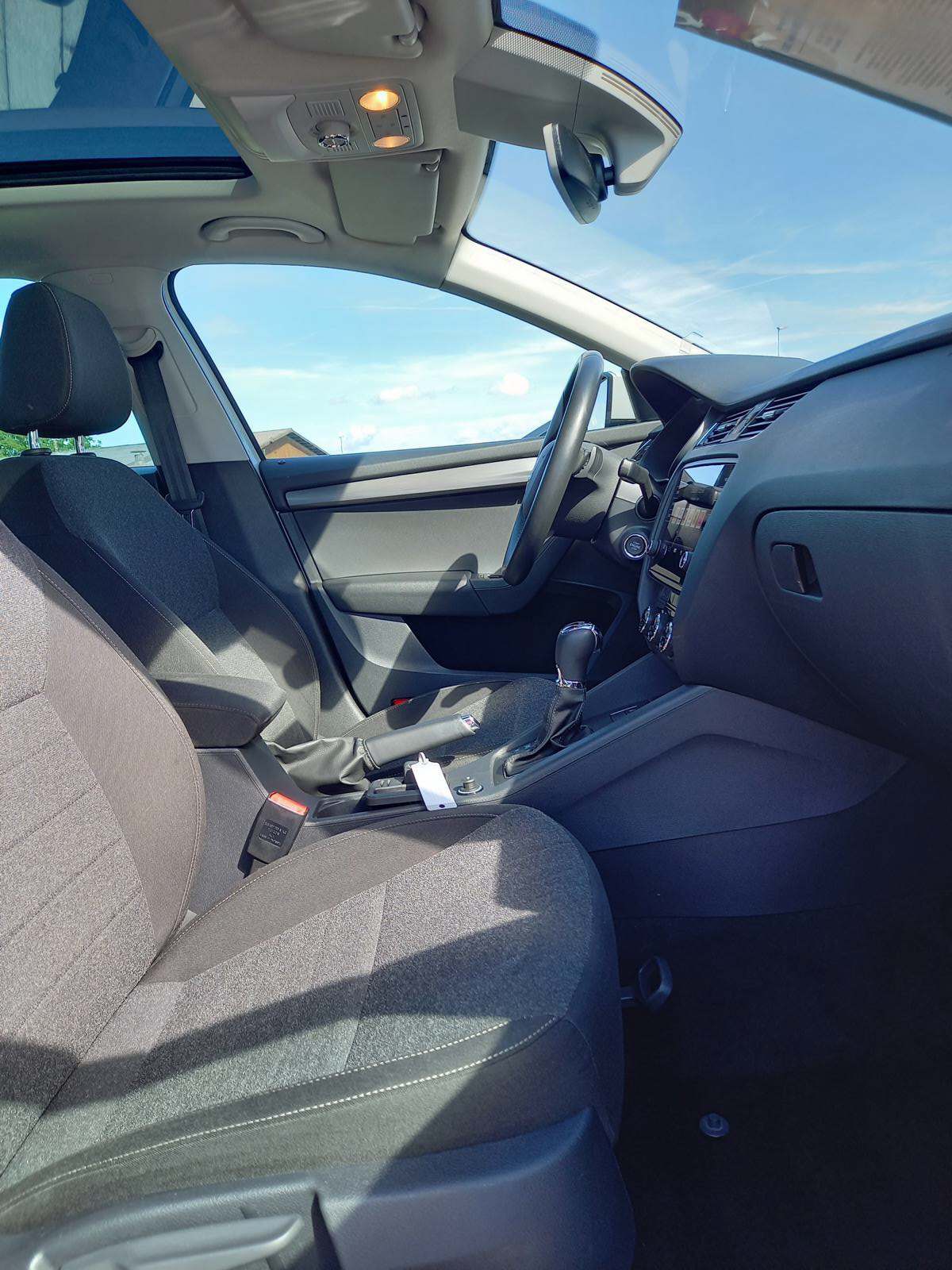 SKODA Octavia Combi 1.5 TSI Soleil DSG-image-11