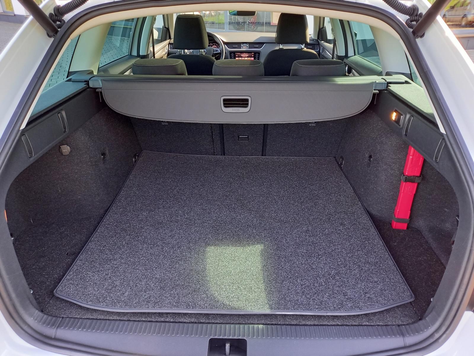 SKODA Octavia Combi 1.5 TSI Soleil DSG-image-14