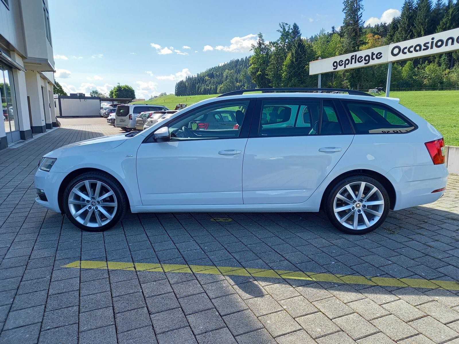 SKODA Octavia Combi 1.5 TSI Soleil DSG-showroom-element-2