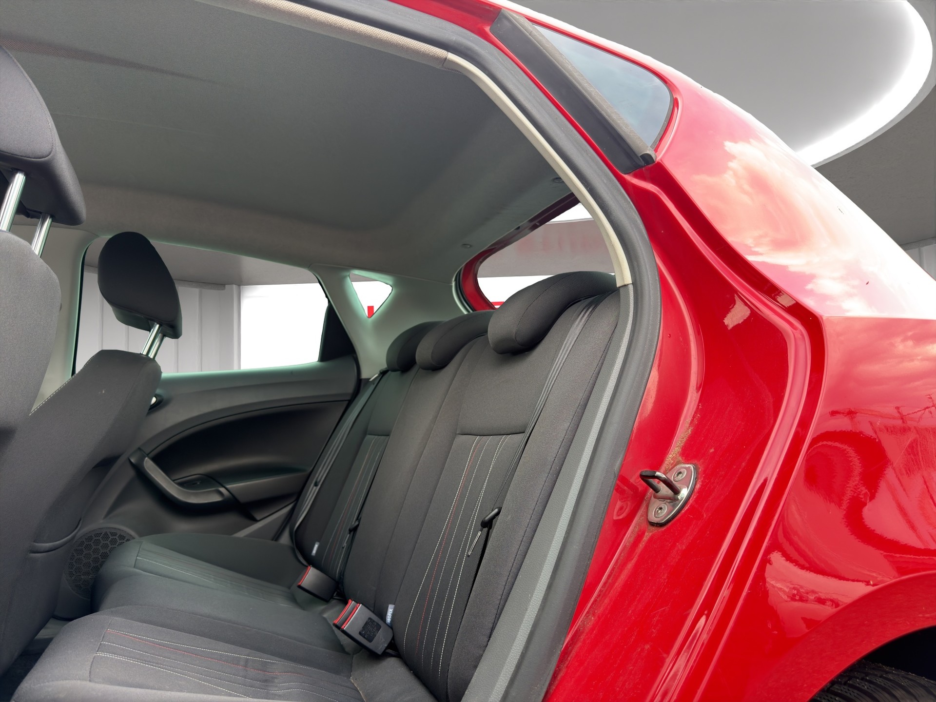 SEAT Ibiza 1.2 TSI Sport-image-10