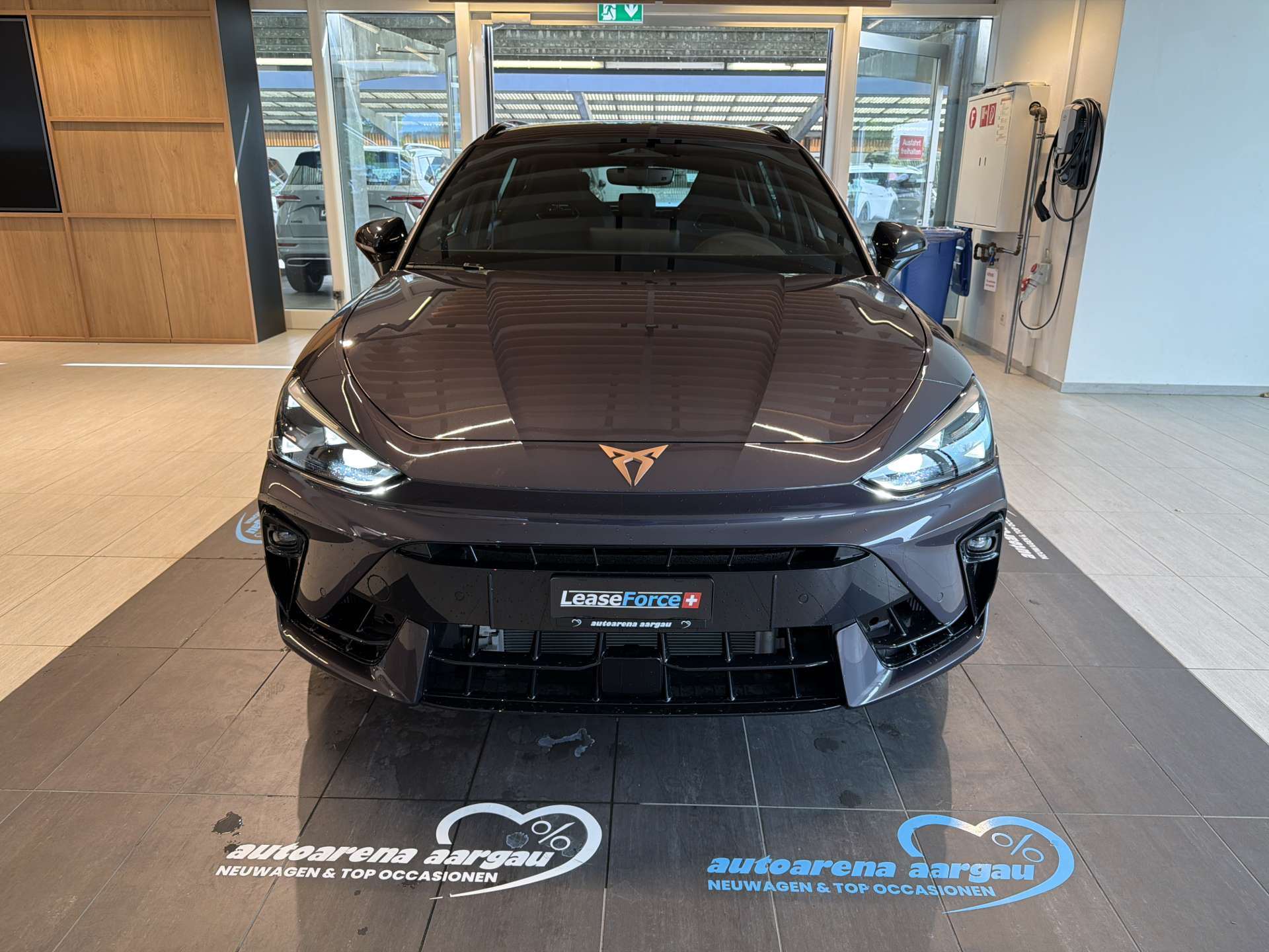 CUPRA LEON ST 2.0 TSi VZ 333PS 4Drive DSG-Automat-image-10