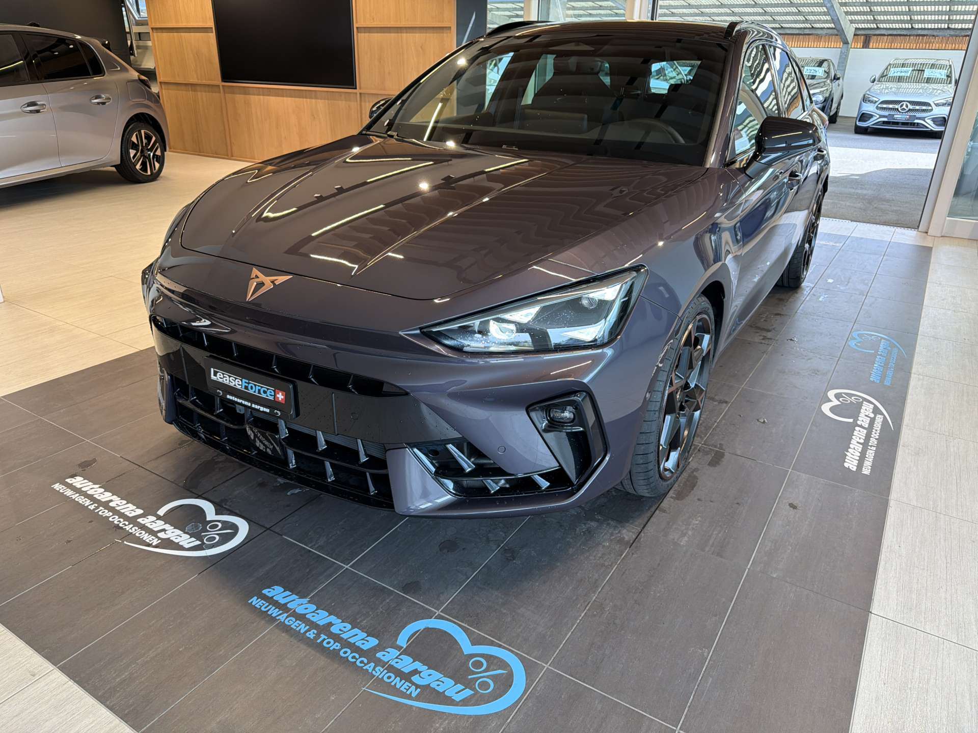 CUPRA LEON ST 2.0 TSi VZ 333PS 4Drive DSG-Automat-image-0