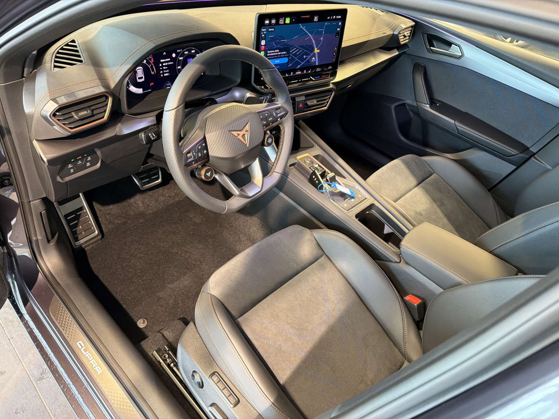 CUPRA LEON ST 2.0 TSi VZ 333PS 4Drive DSG-Automat-image-5