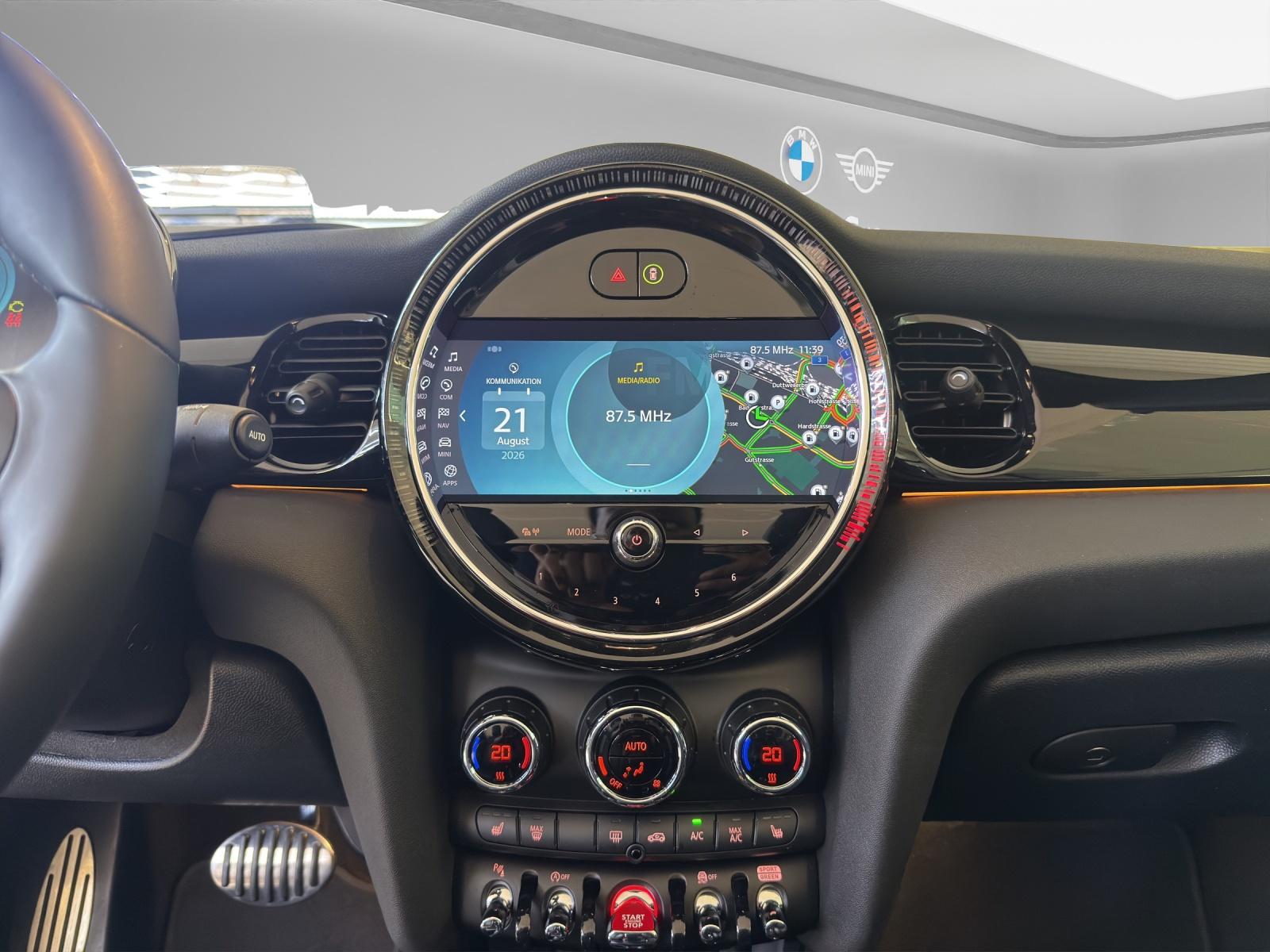 MINI Cabrio Cooper S-image-15