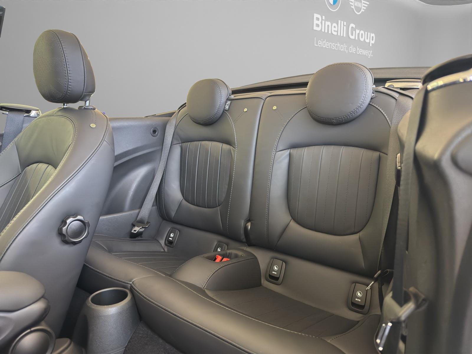 MINI Cabrio Cooper S-image-19