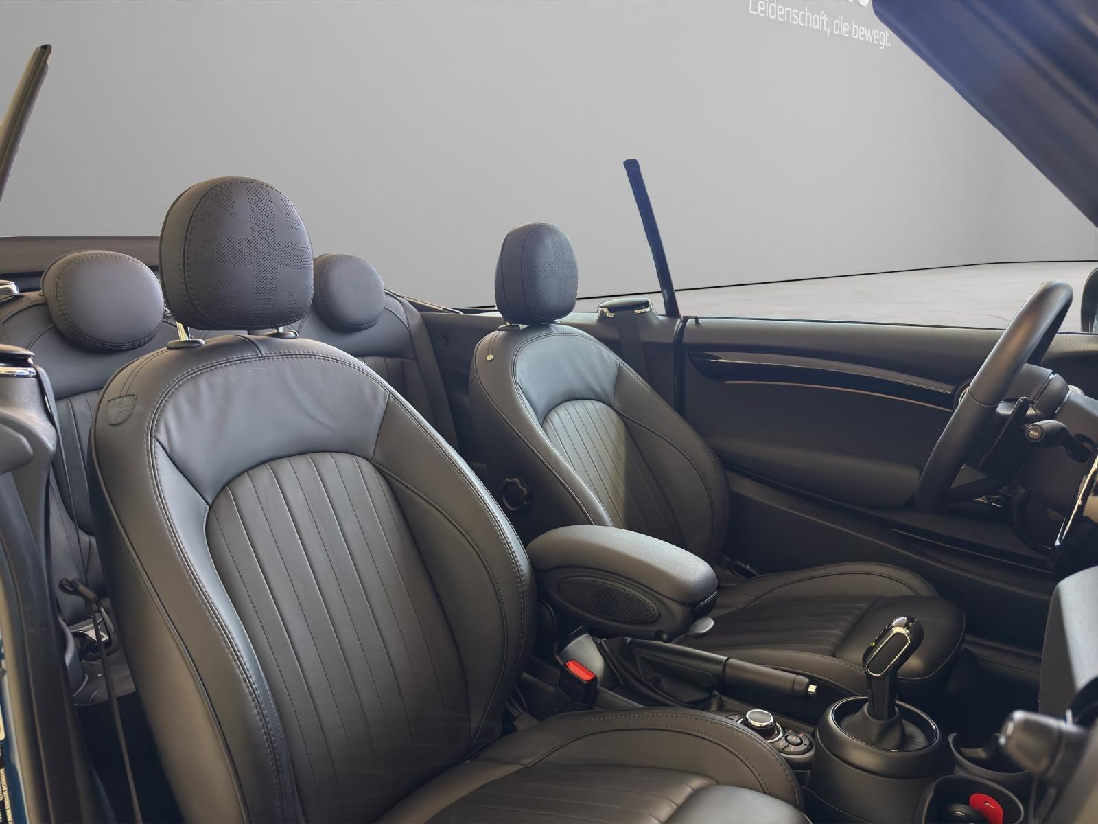 MINI Cabrio Cooper S-image-17