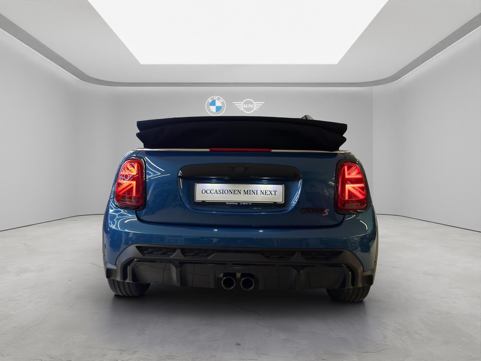 MINI Cabrio Cooper S-image-4