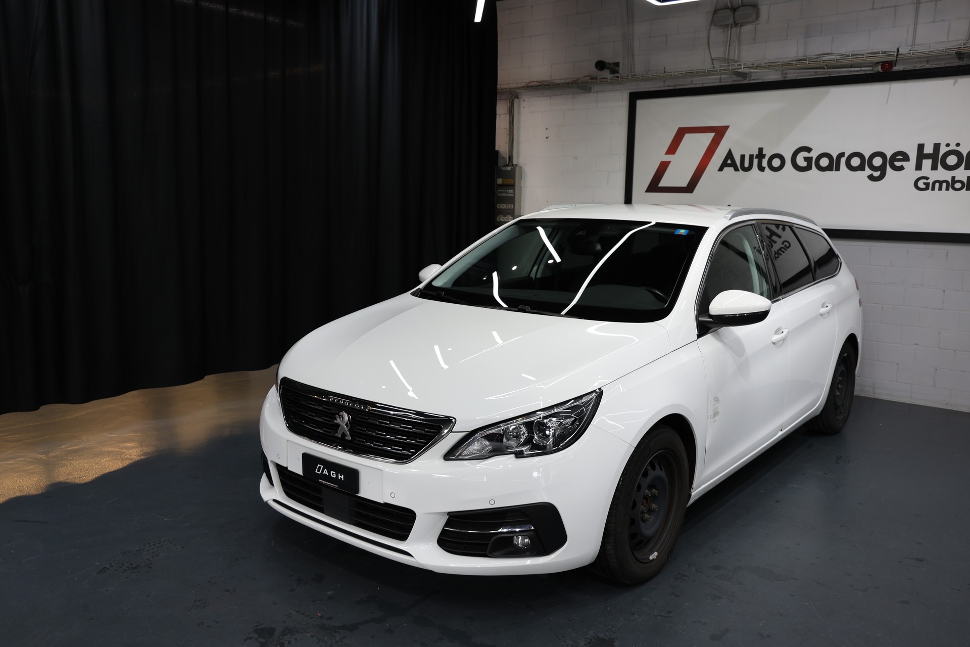PEUGEOT 308 SW 1.5 BlueHDI Allure EAT8-image-0