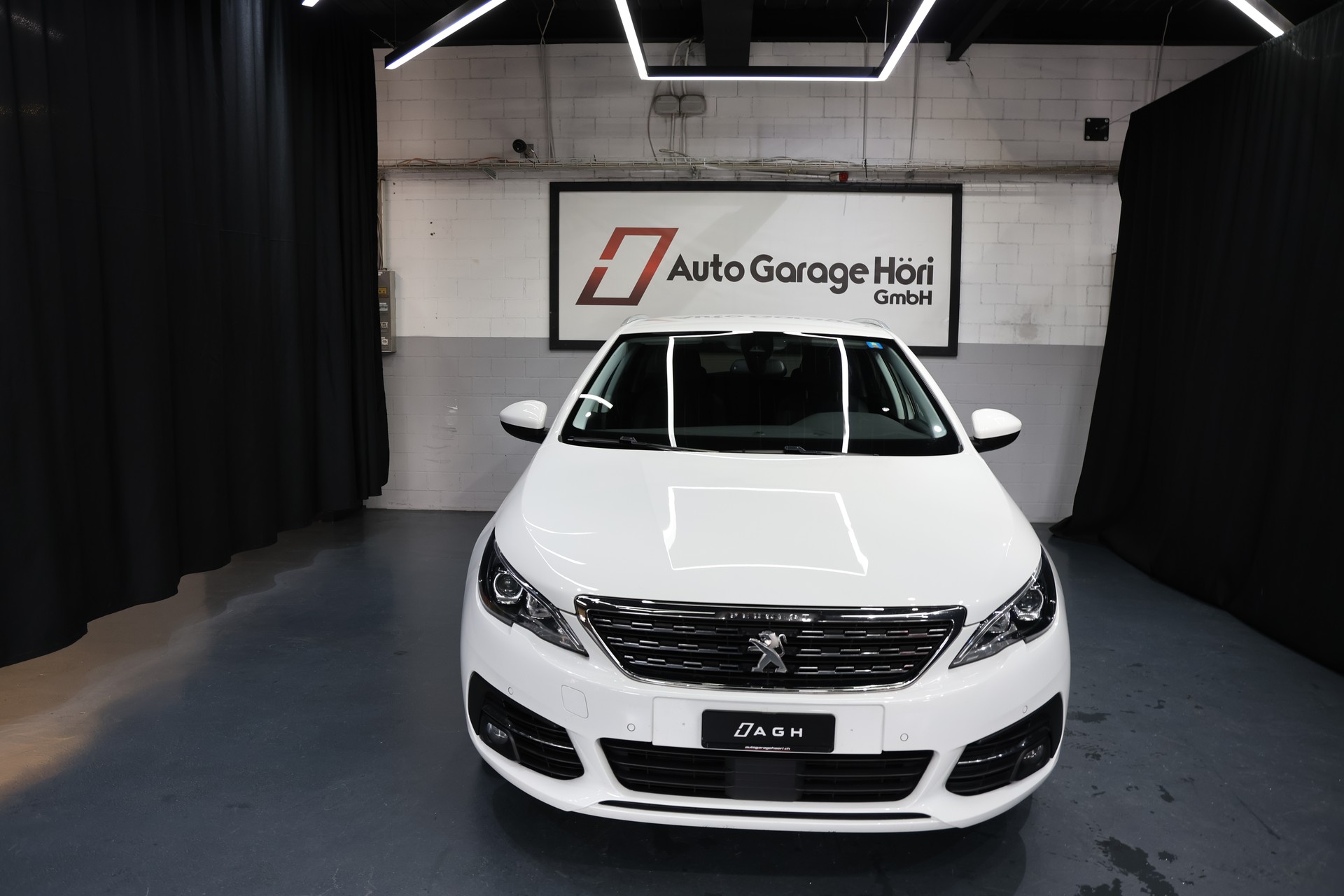 PEUGEOT 308 SW 1.5 BlueHDI Allure EAT8-image-4