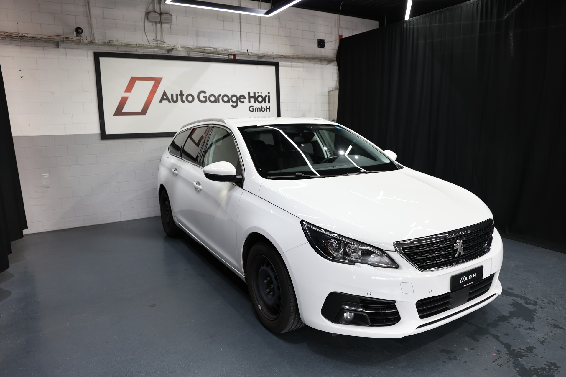PEUGEOT 308 SW 1.5 BlueHDI Allure EAT8-image-5